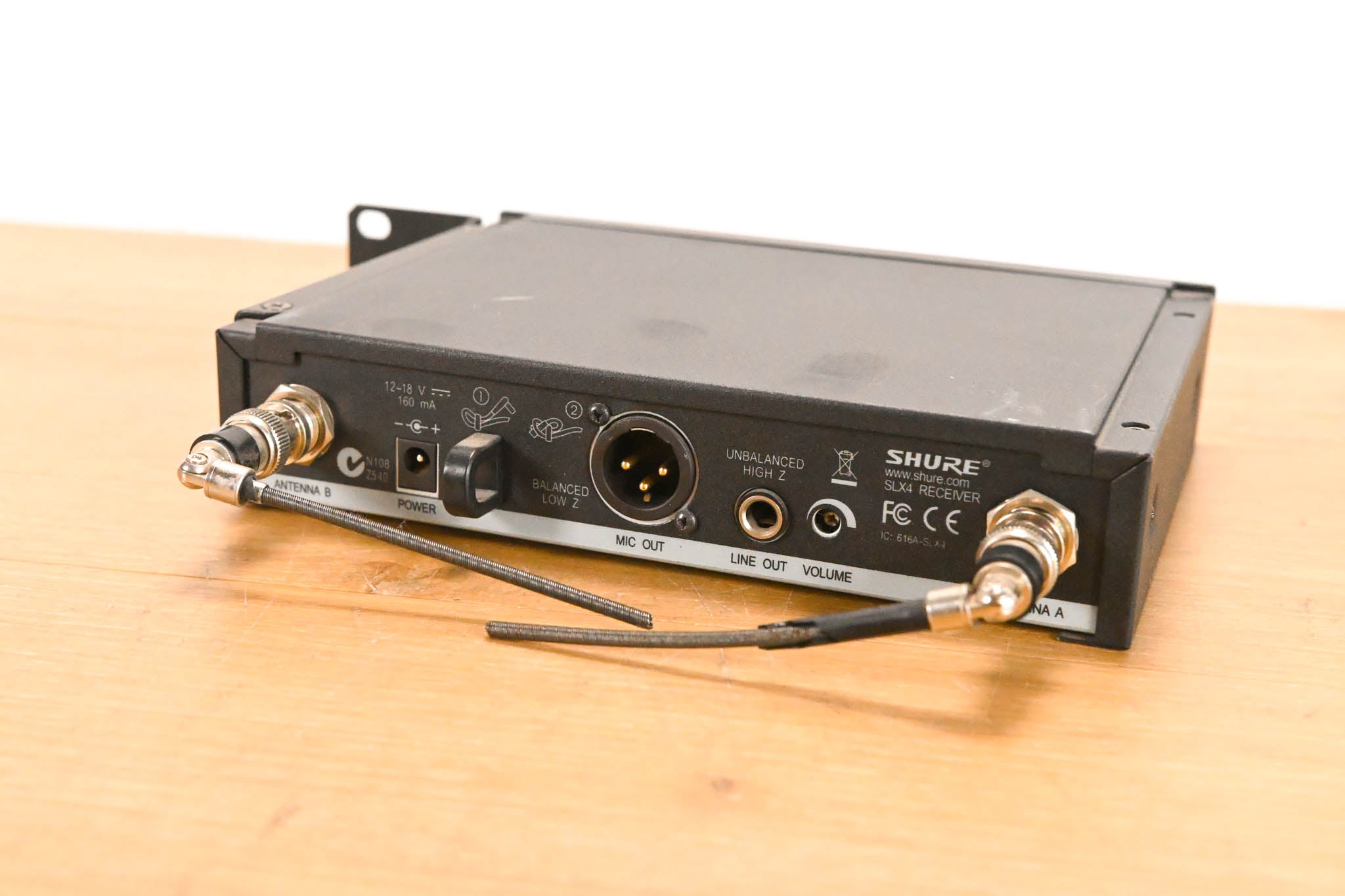 Shure SLX4 Wireless Receiver - H5 Band: 518-542 MHz (NO POWER SUPPLY)