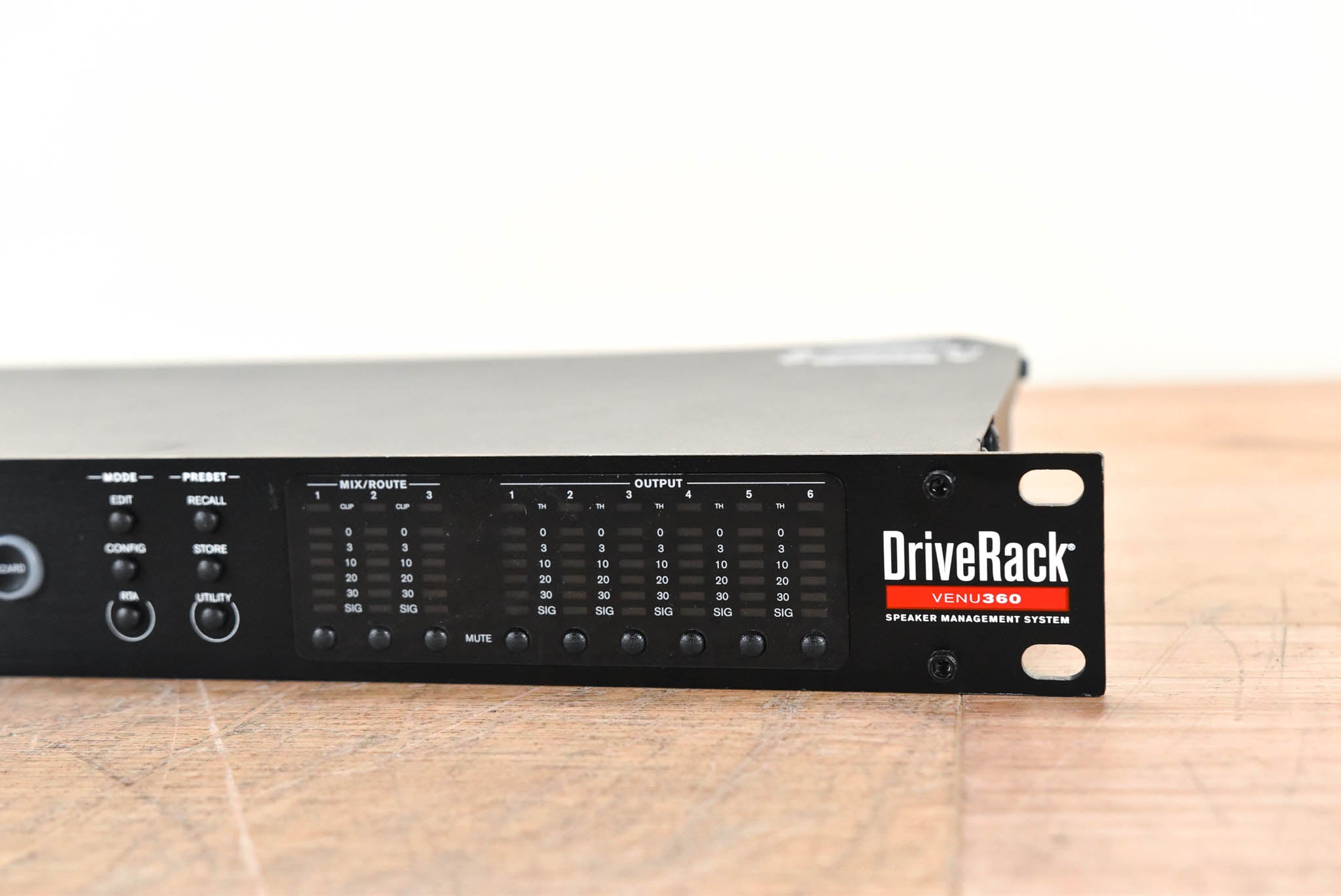 dbx DriveRack VENU360 3x6 Complete Loudspeaker Management System