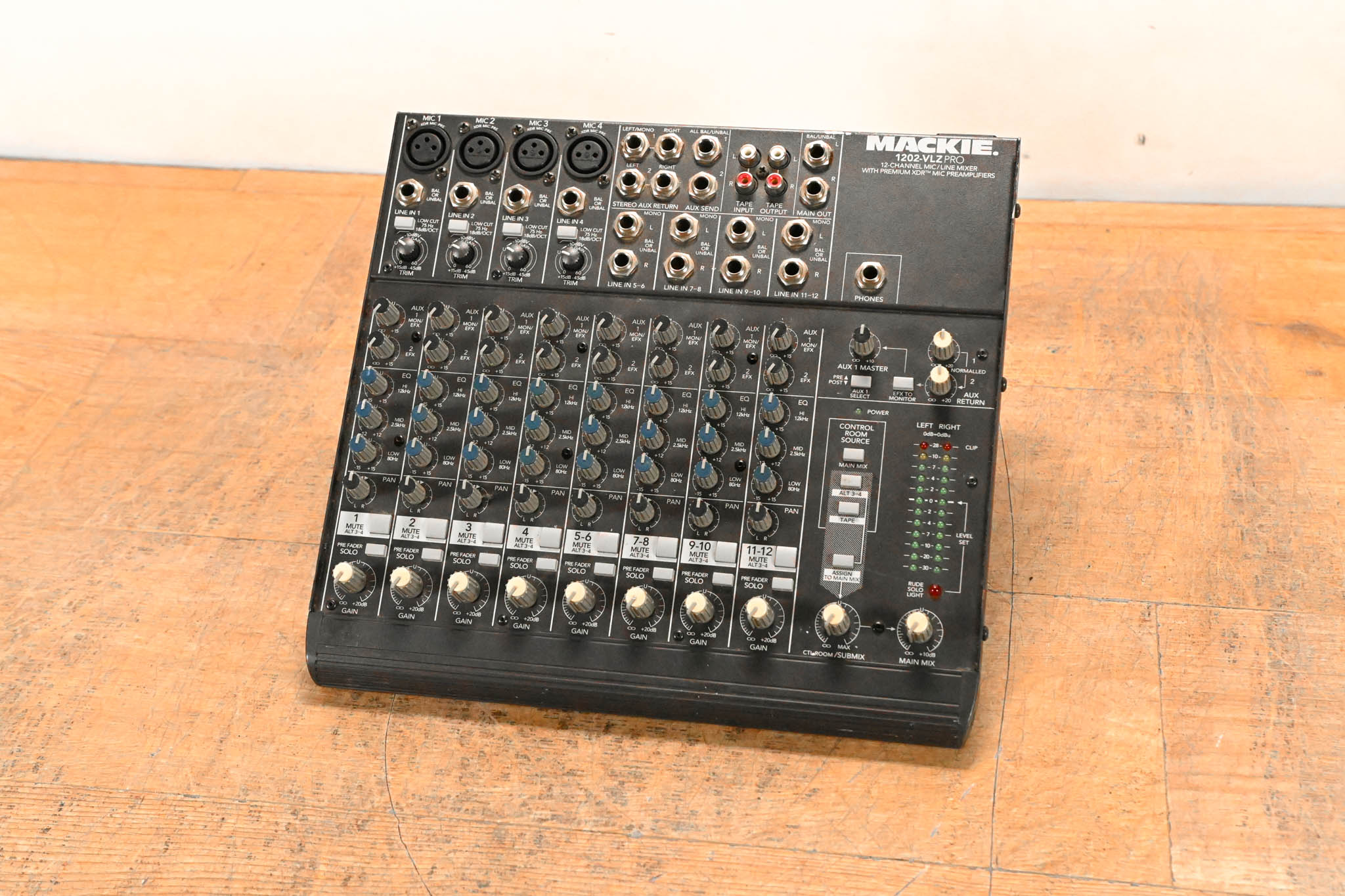 Mackie 1202-VLZ PRO 12-Channel Mic/Line Mixer