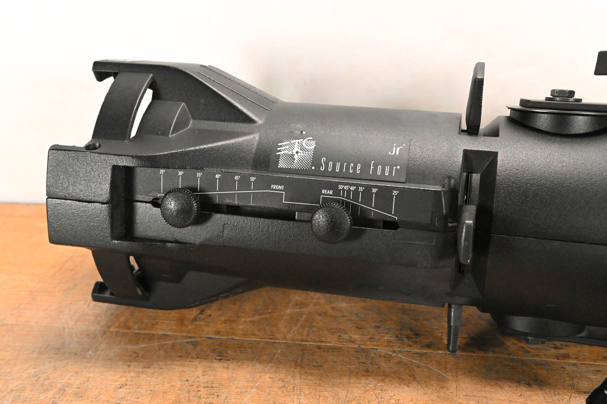 ETC Source Four Jr 25-50 Degree Zoom 575 Ellipsoidal Light