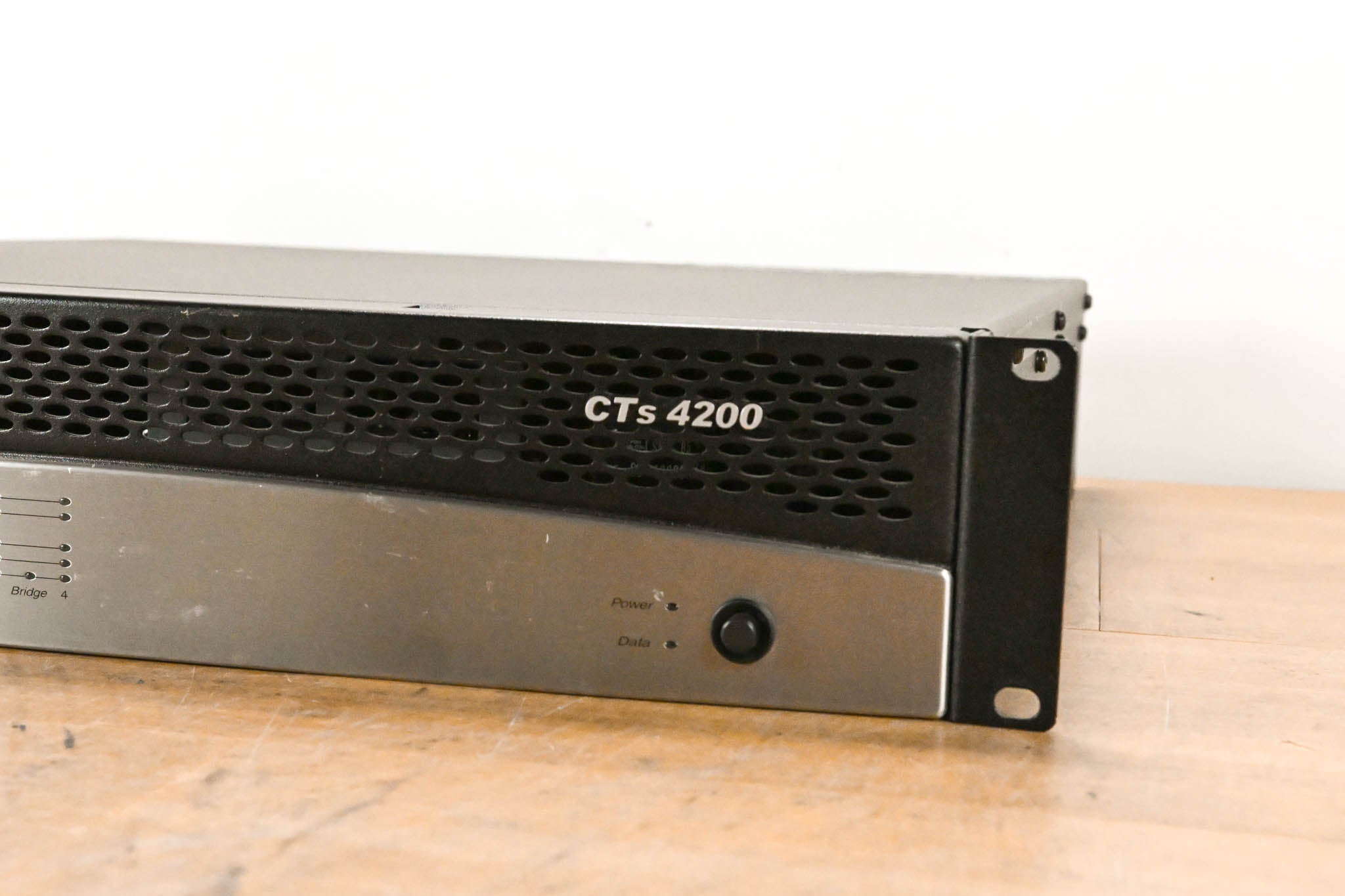 Crown CTs 4200 Four-Channel, 260W Power Amplifier