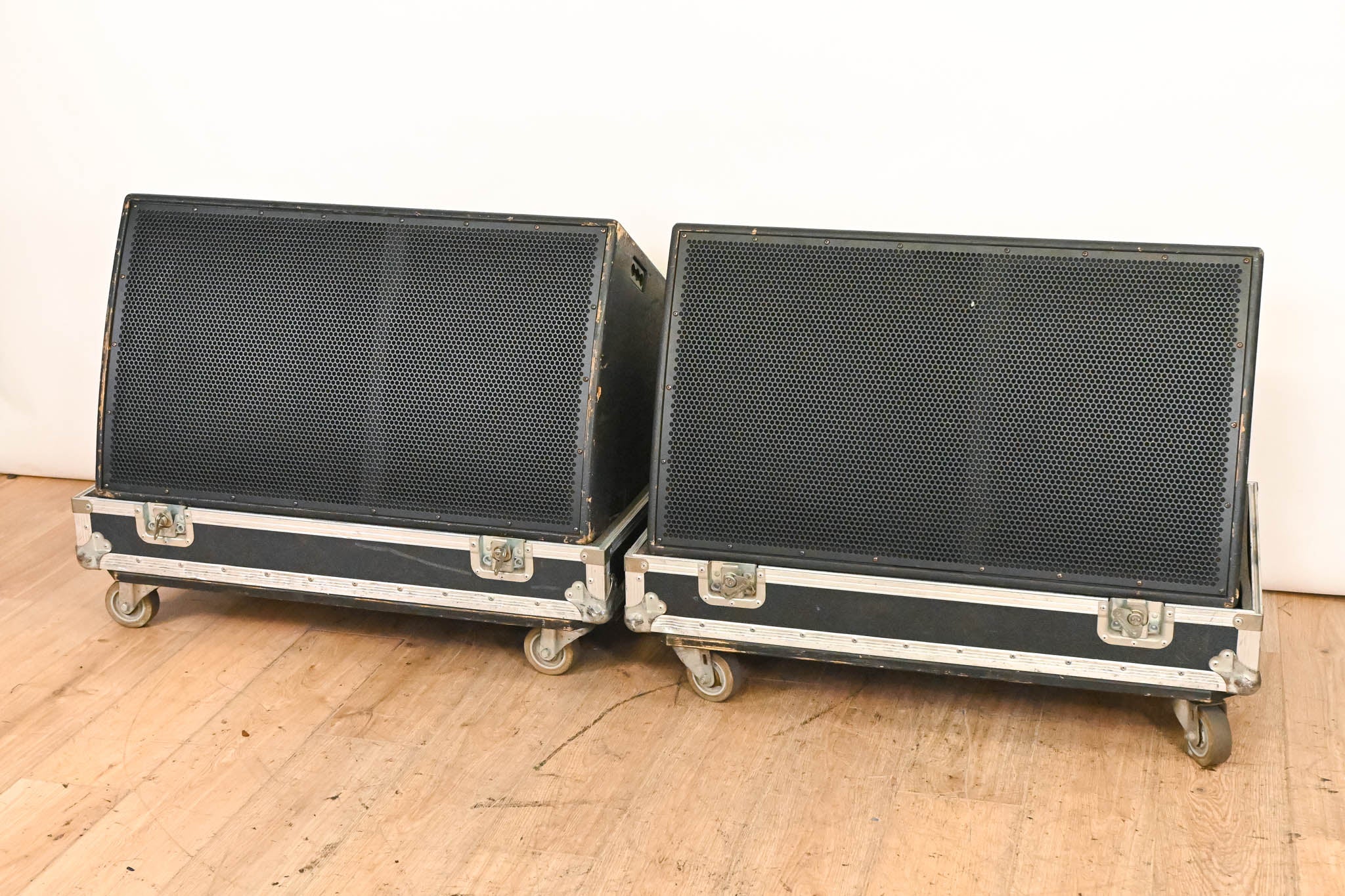 EAW KF650z Virtual Array Full Range Loudspeaker (PAIR) w/ Road Case