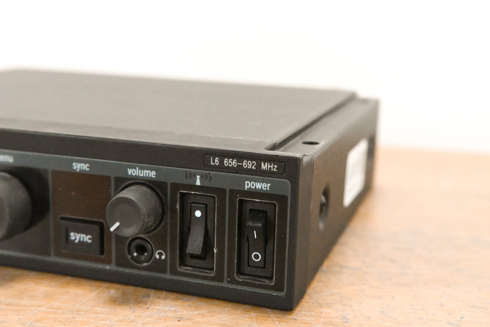 Shure PSM 900 Wireless IEM System L6 Band: 656-692 MHz (NO POWER SUPPLY)