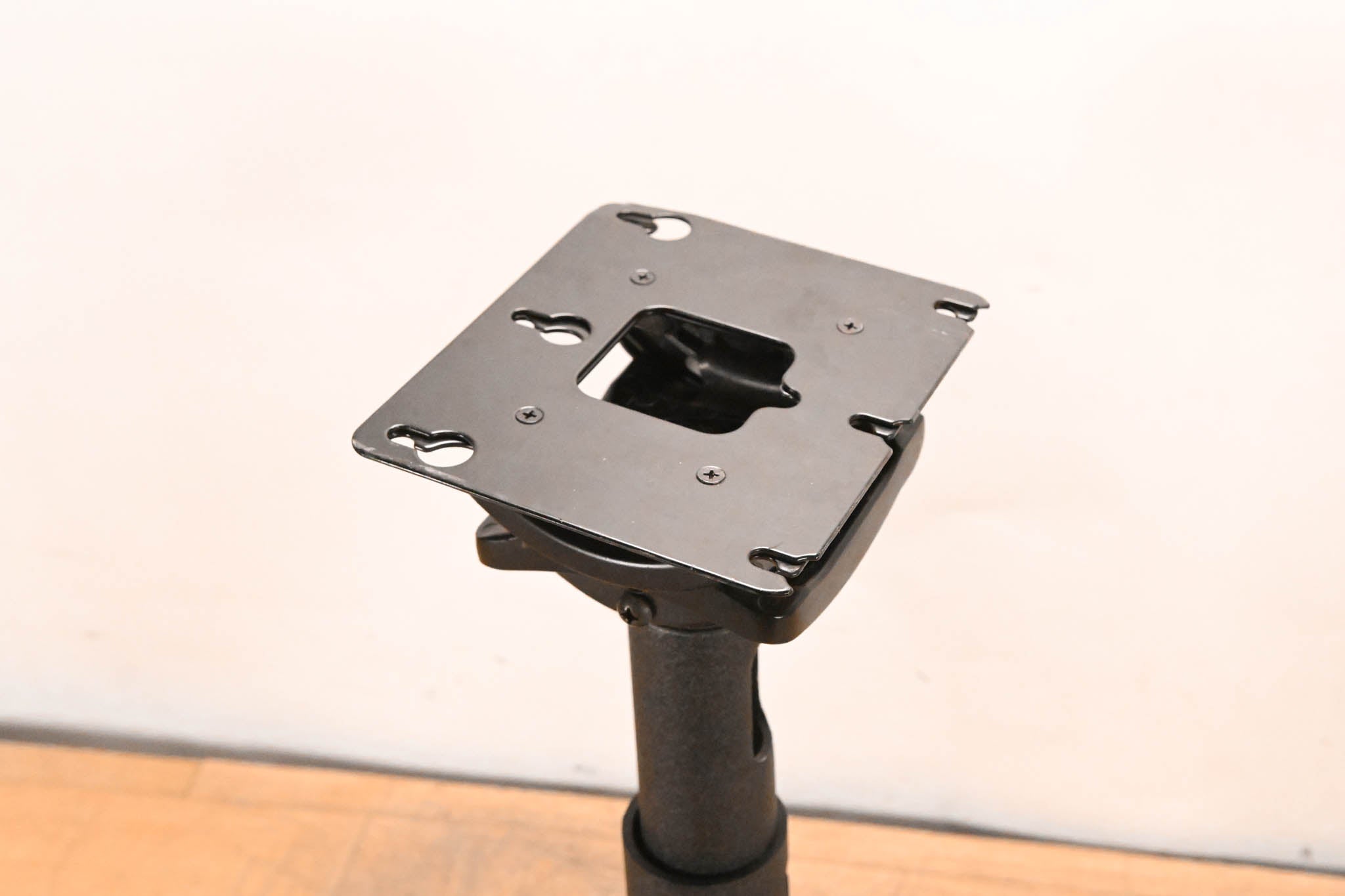 Chief RPMA000 Projector Mount System w/ CMS009012 Column & CMA345 Plate