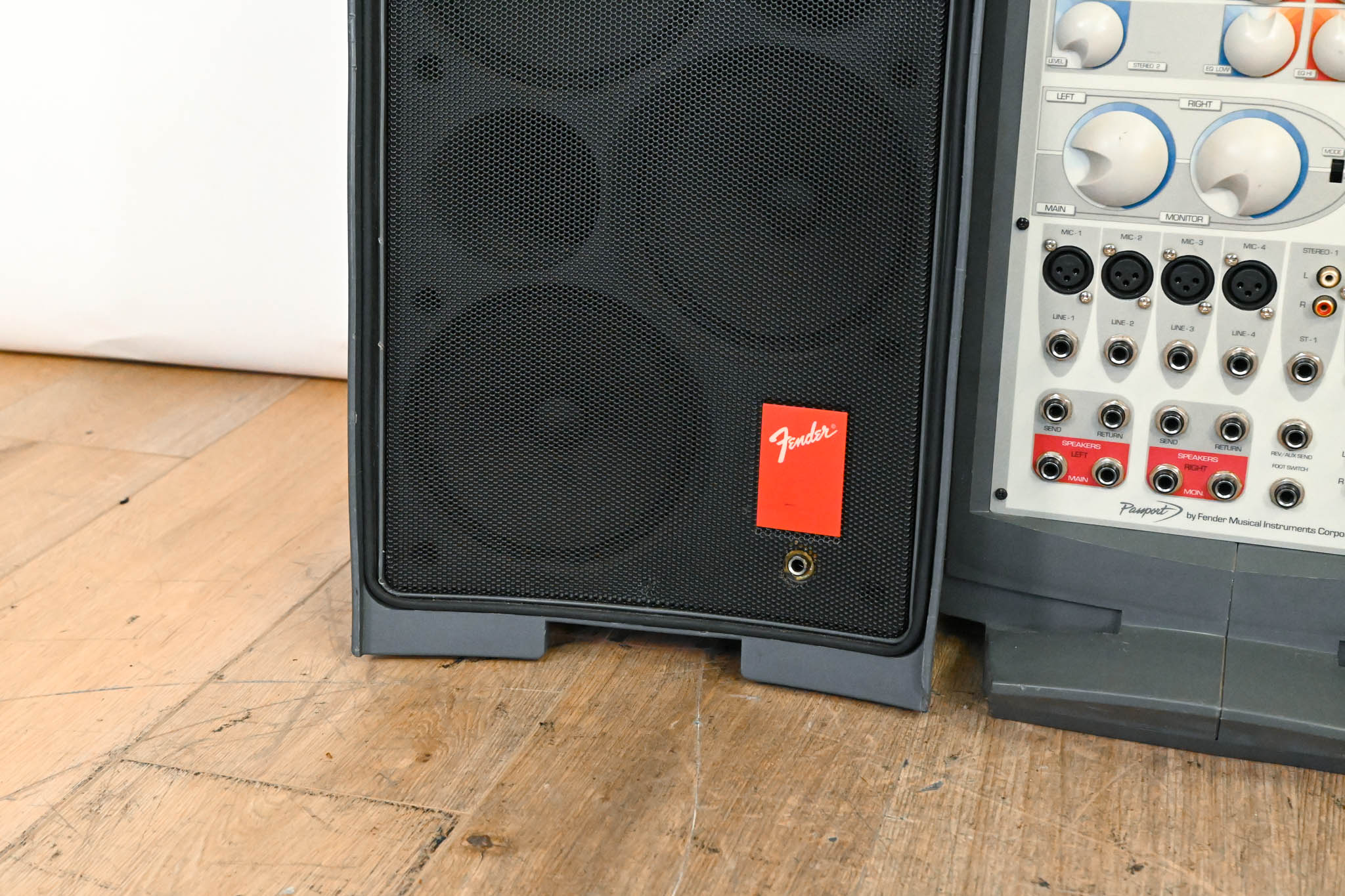 Fender Passport P-250 4-Channel Portable PA System