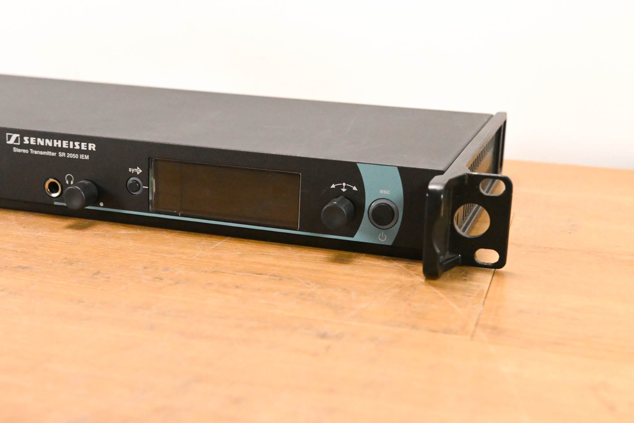 Sennheiser SR 2050XP IEM Stereo Wireless Transmitter - Aw: 516-558 MHz