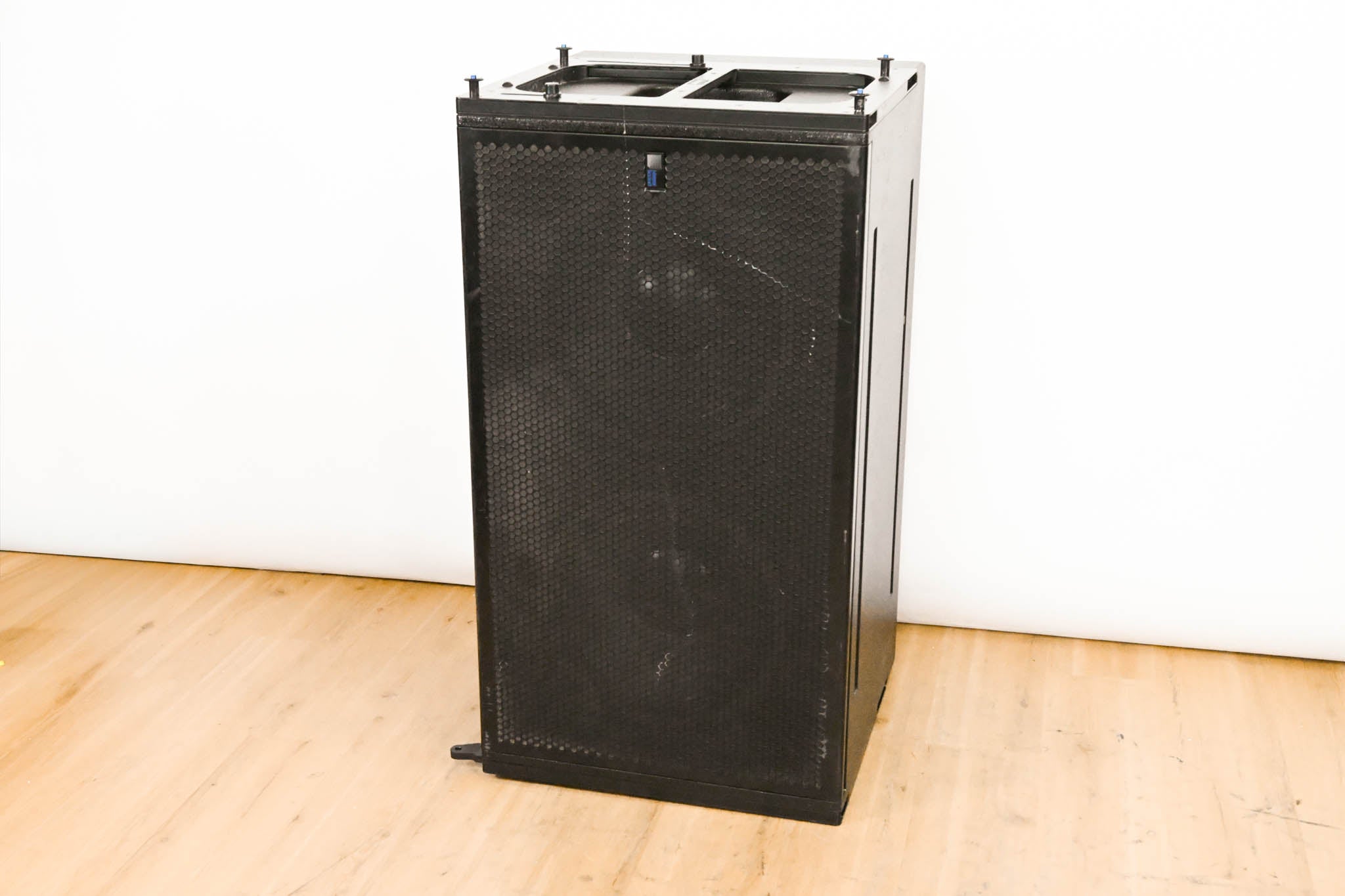 Meyer Sound 600-HP Compact High-Power Subwoofer