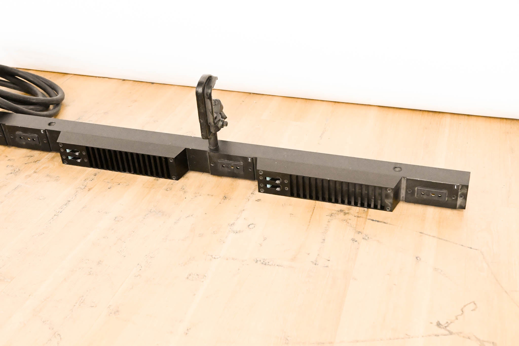 ETC SB6-10M 6 x 10A (1200W) SmartBar with Stage Pin Connectors