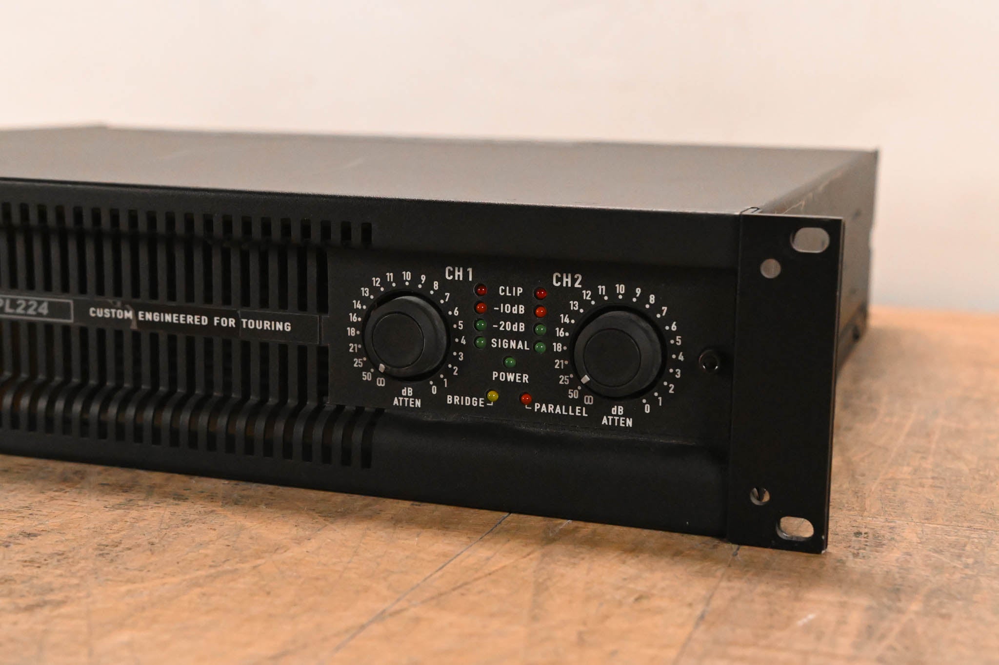 QSC PL224 PowerLight 2 Series 2-Channel Power Amplifier