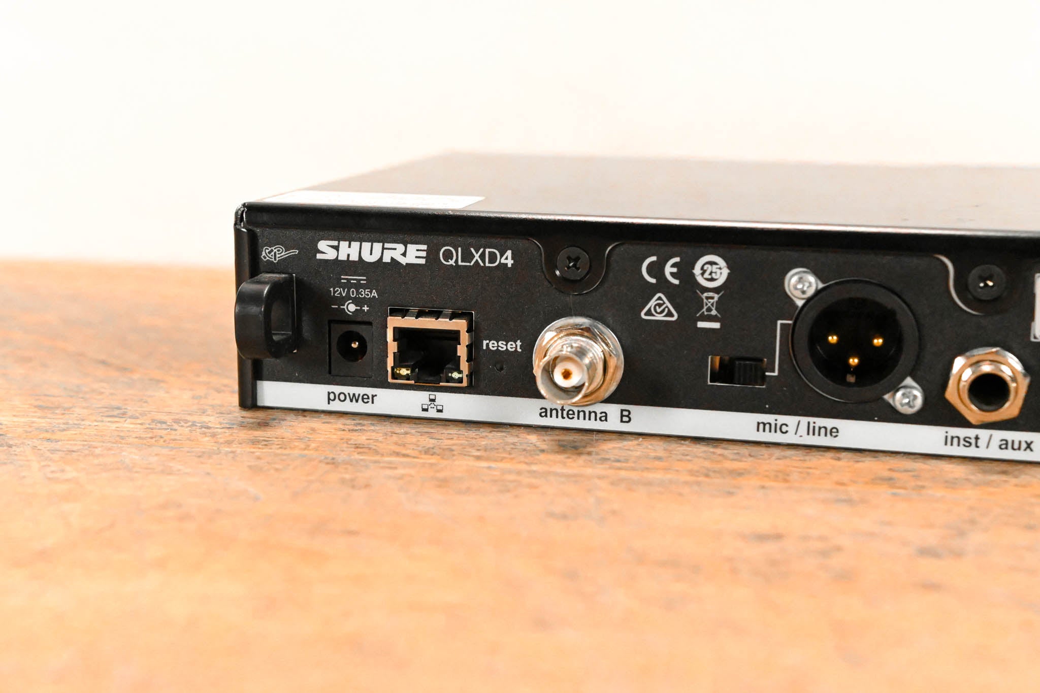 Shure QLXD4 Digital Wireless Receiver - V50 Band (NO POWER SUPPLY)