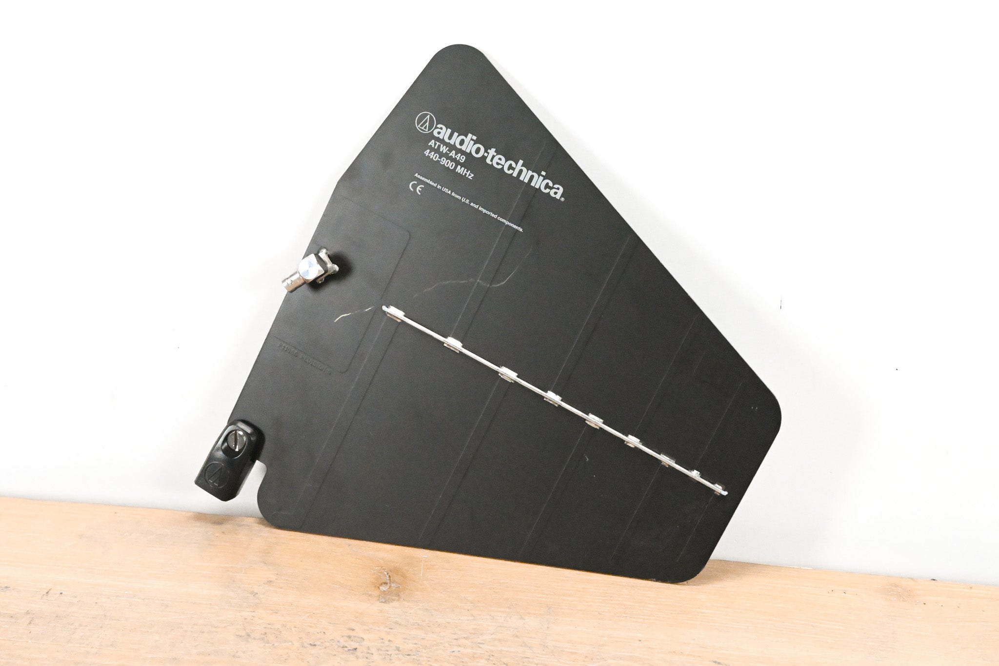 Audio-Technica ATW-A49 UHF Wideband LPDA Antenna - 440-900 MHz
