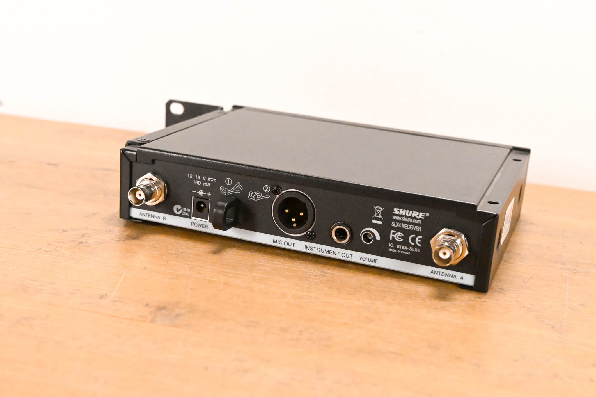 Shure SLX14 Bodypack Wireless System - G4 Band (NO POWER SUPPLY)