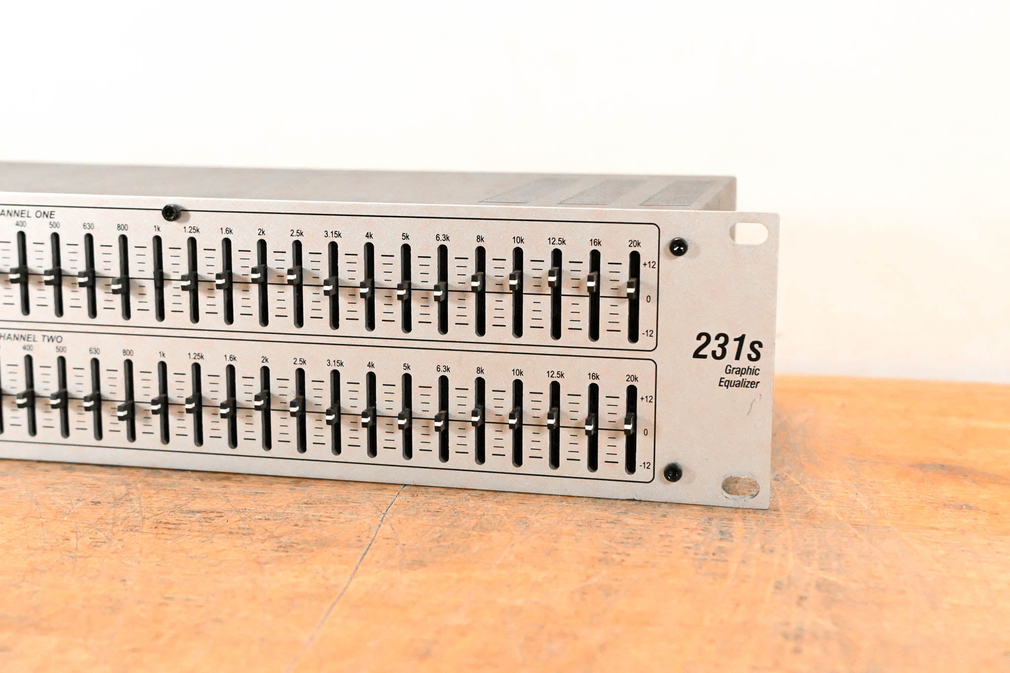 dbx 231s Two-Channel 31-Band Equalizer