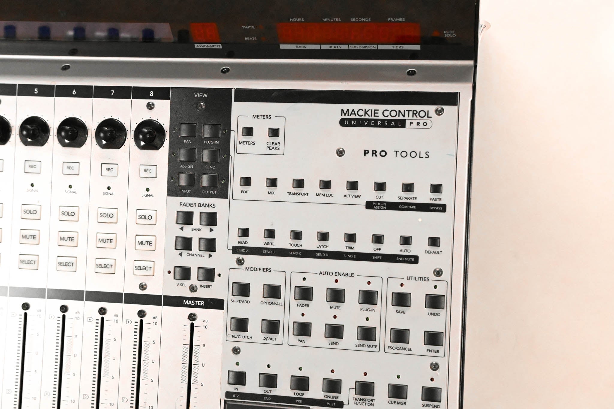 Mackie Control Universal Pro Control Surface (NO POWER SUPPLY)