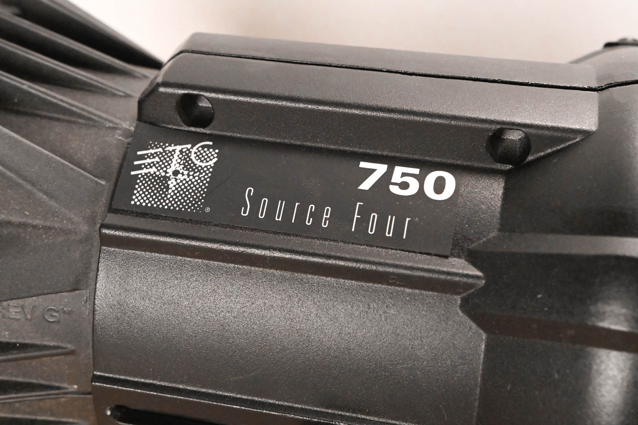 ETC Source Four 750 19 Degree Leko w/OceanOptics SeaChanger Color Engine