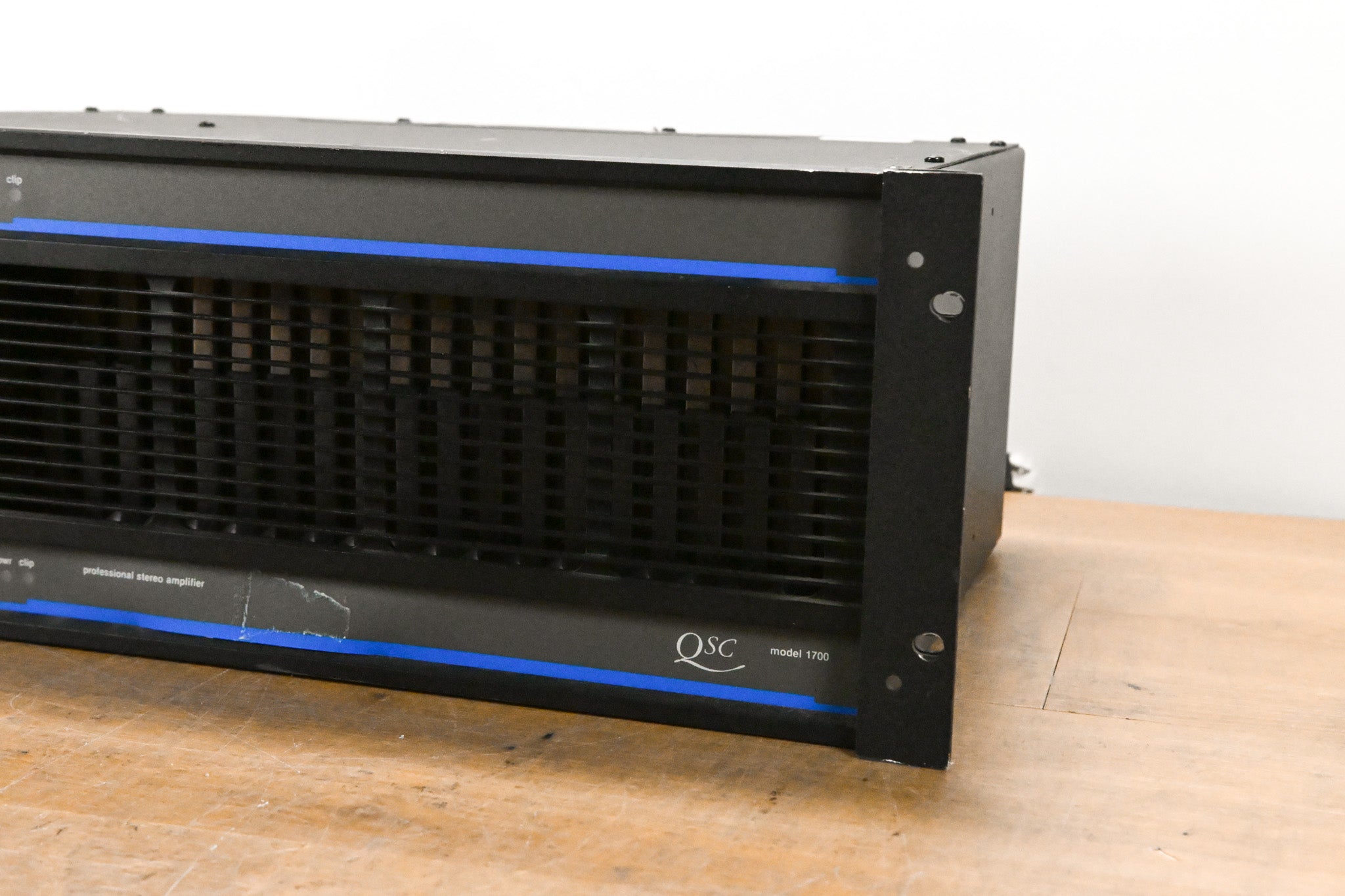 QSC Model 1700 Professional Stereo Power Amplifier
