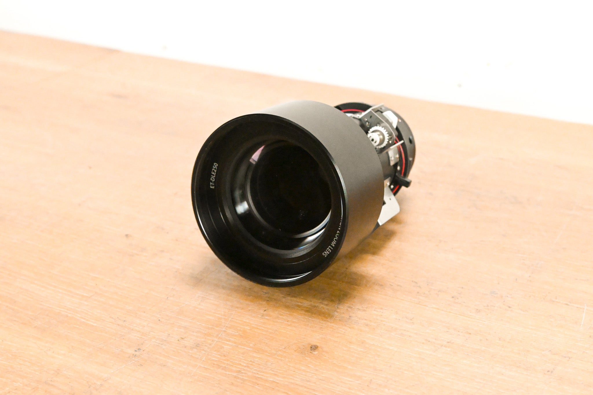 Panasonic ET-DLE250 1-Chip DLP Projector Fixed Zoom Lens