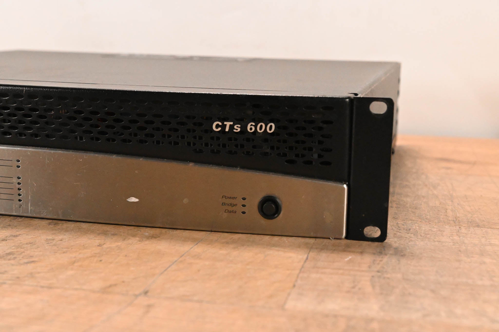 Crown CTs 600 Two-Channel 300W Power Amplifier