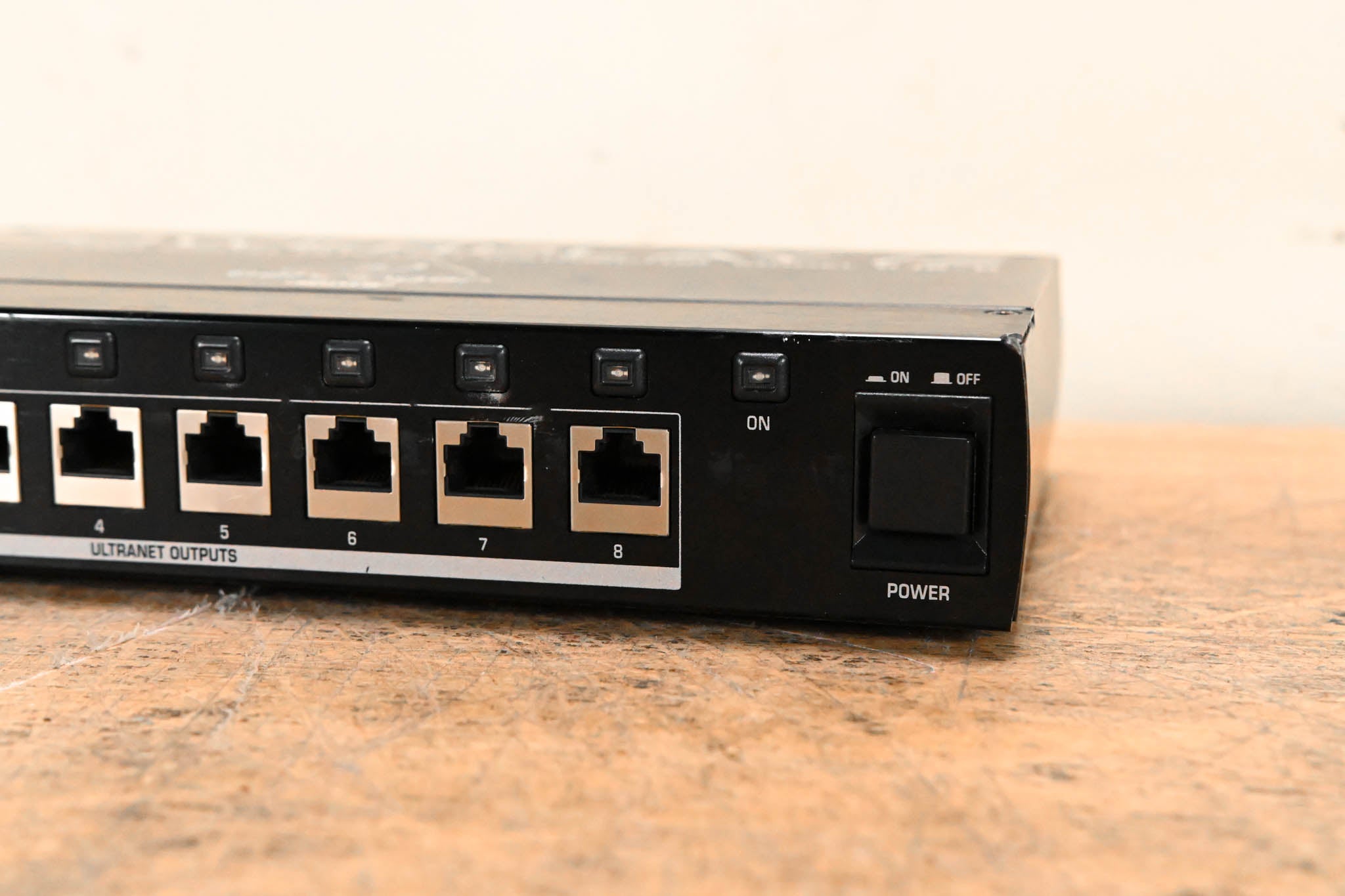Behringer Powerplay P16-D 16-Channel Distribution Module
