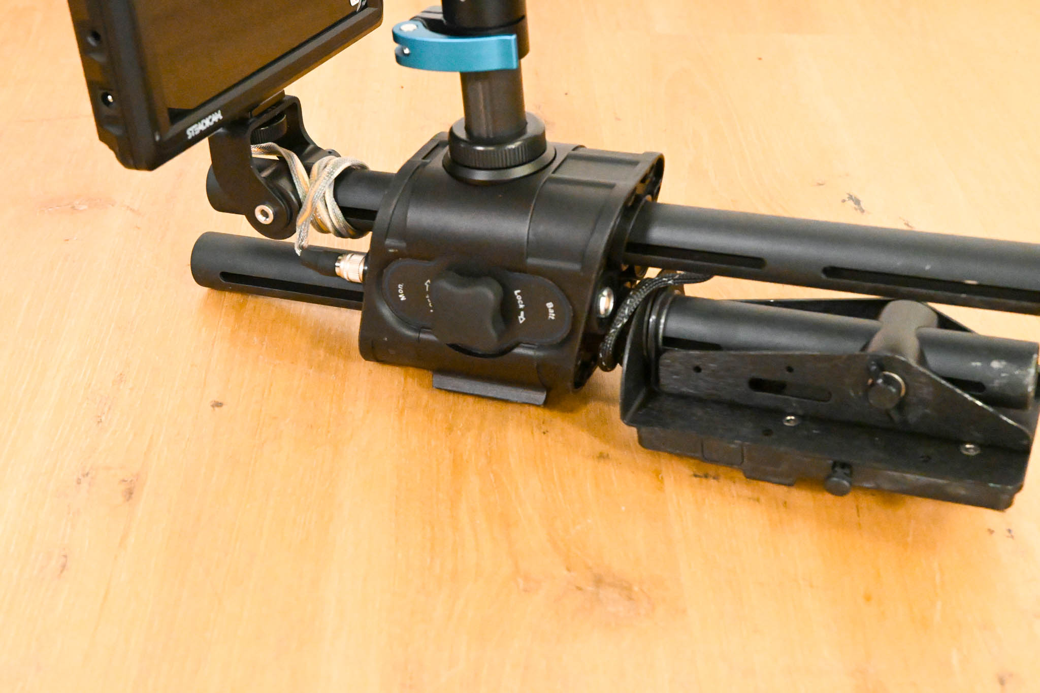 Steadicam Zephyr HD Camera Stabilizer System w/Arm, Vest, Monitor & Case