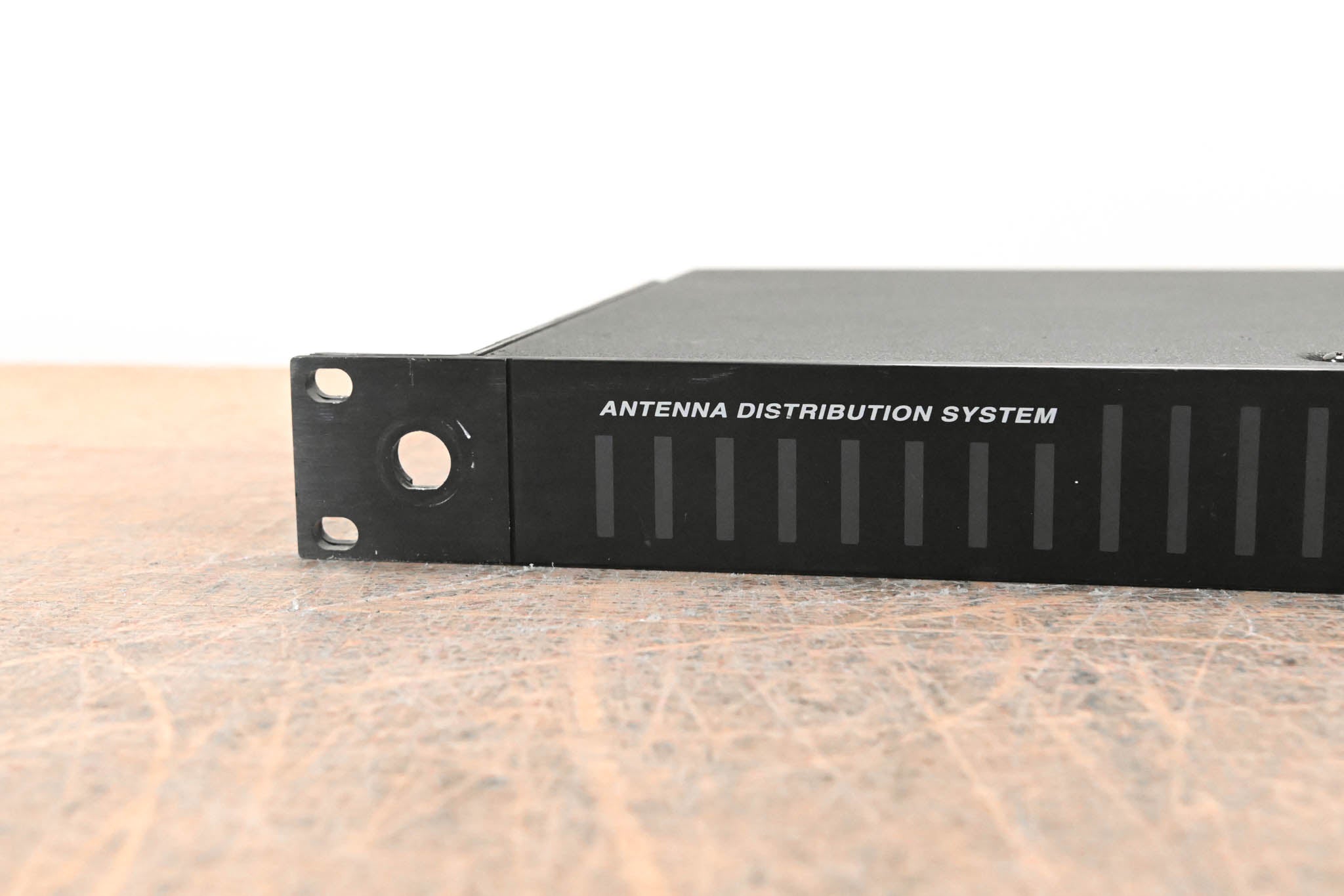 Shure UA840A-UA UHF Antenna Distribution System - 782-806 MHz