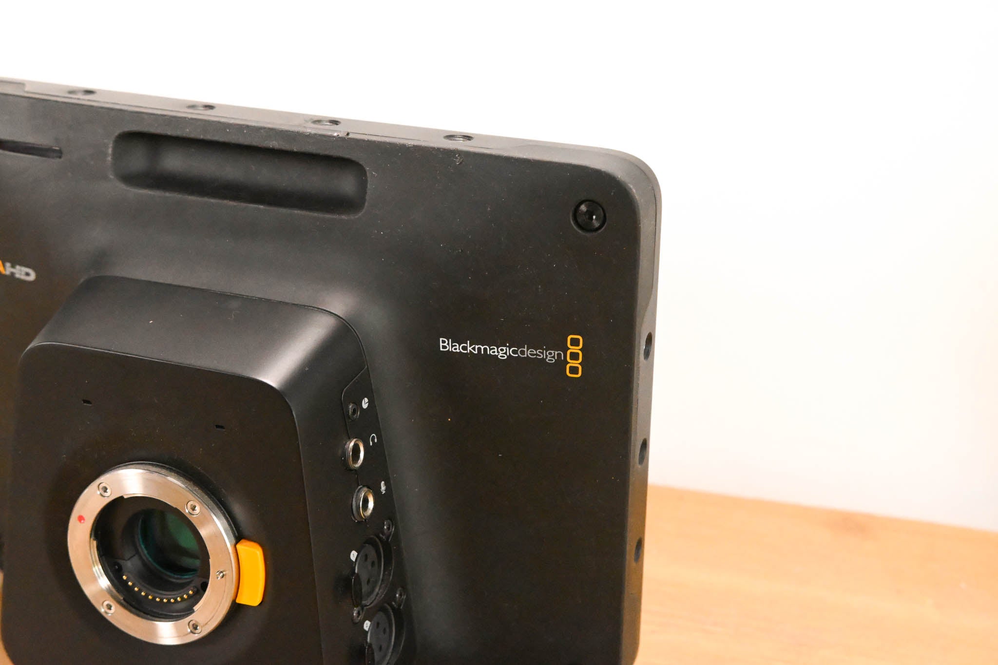 Blackmagic Design Studio Camera 4K 2
