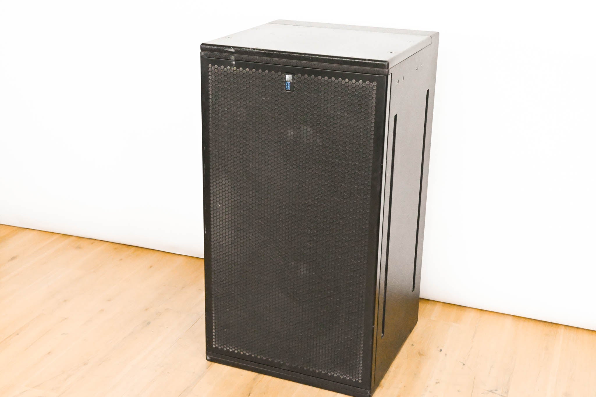 Meyer Sound 600-HP Compact High-Power Subwoofer