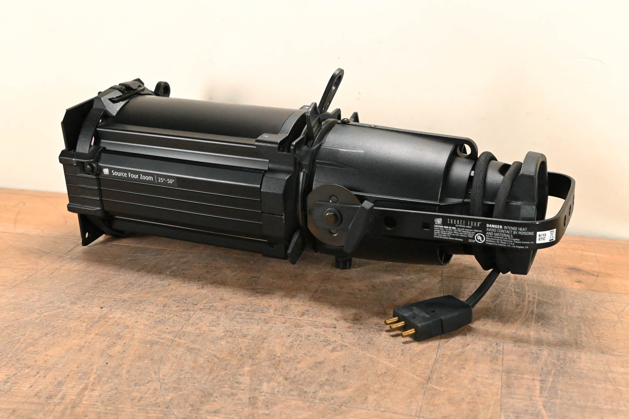 ETC Source Four Zoom 25-50 Degree 750 Ellipsoidal Light