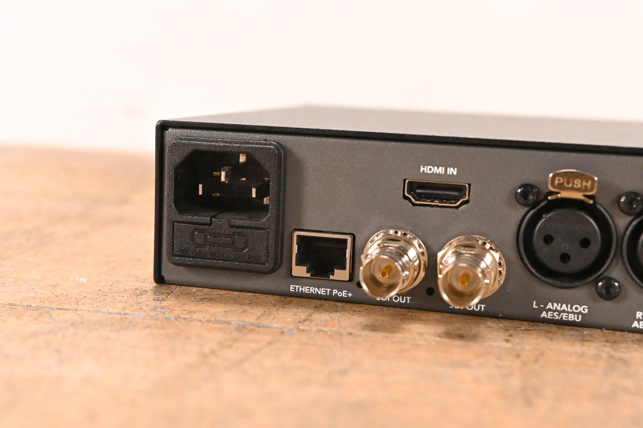 Blackmagic Design Teranex Mini HDMI to SDI 12G w/ Smart Panel