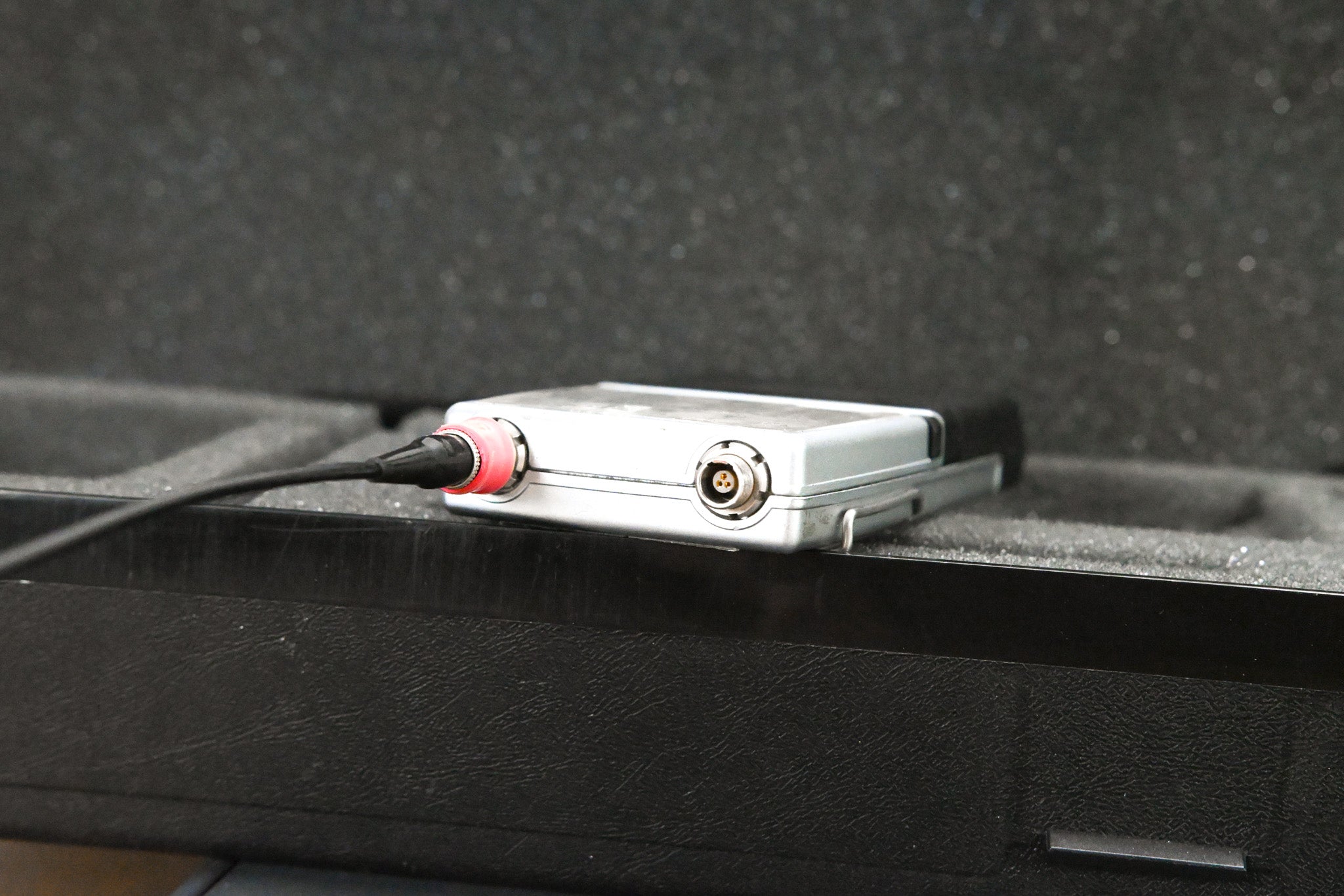 Sennheiser EM 3032-U Mikroport Receiver w/ SK250 Bodypacks 506-530 MHz