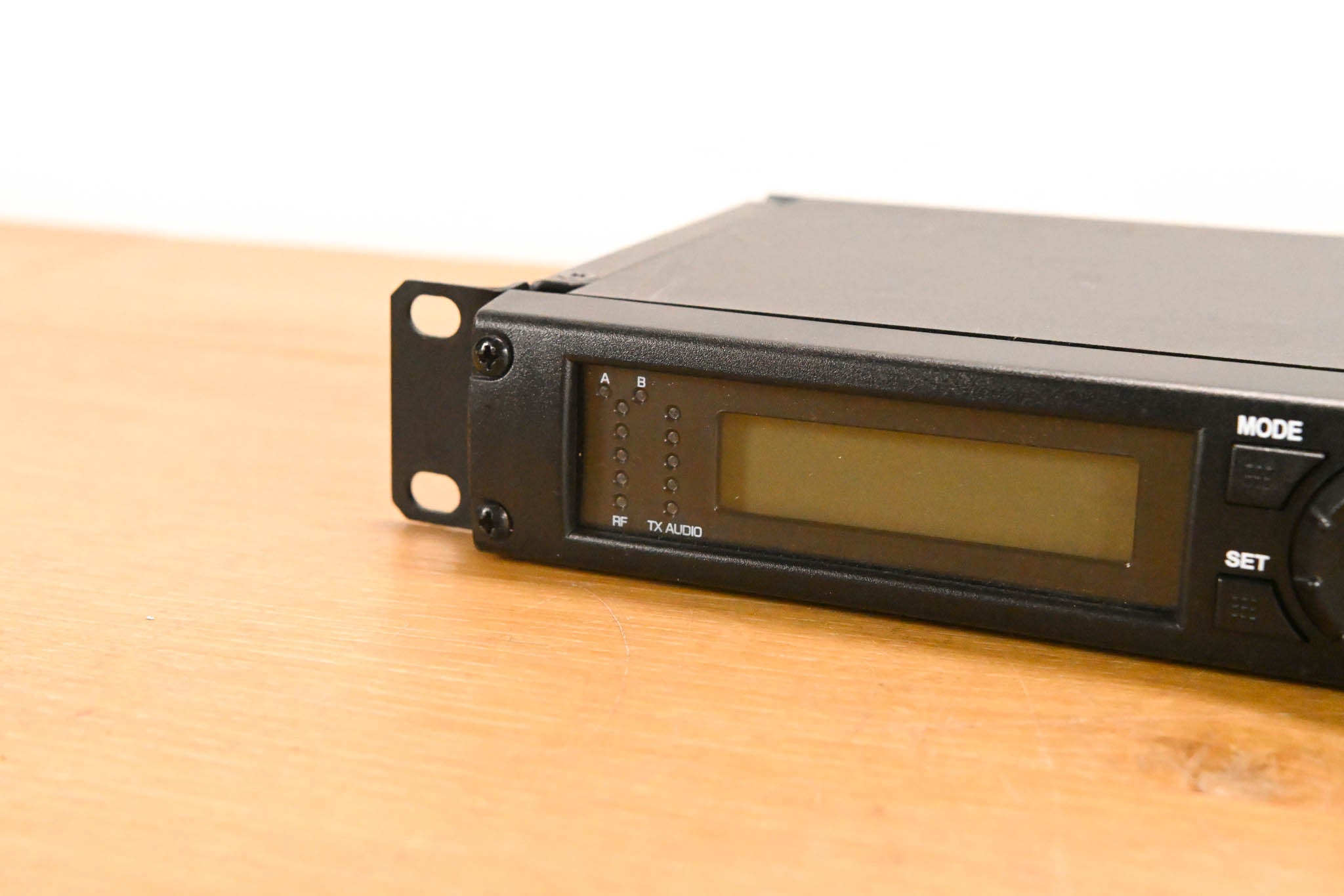 Shure ULXP24/58 Handheld Wireless System - J1 Band (NO POWER SUPPLY)