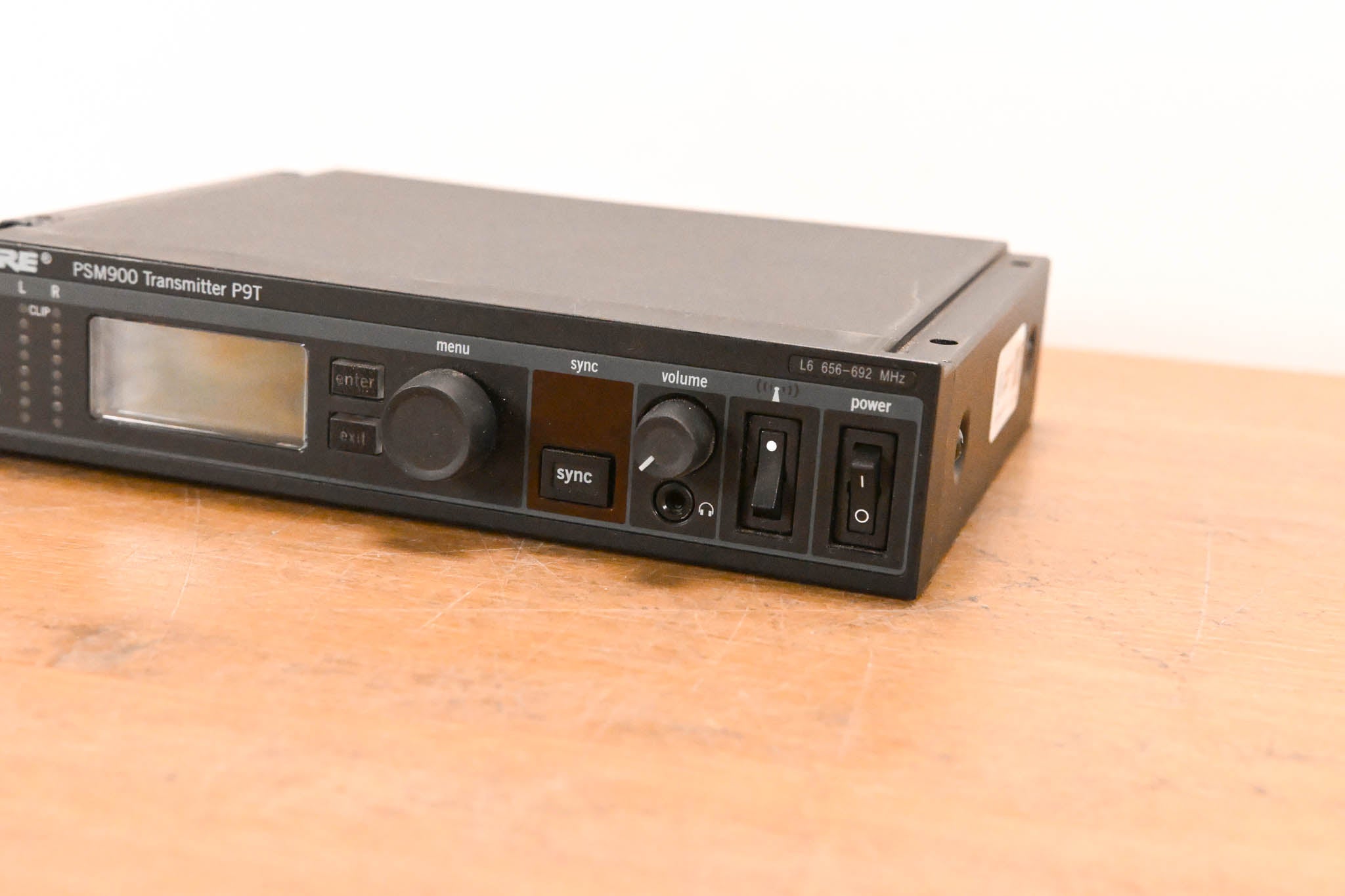 Shure PSM 900 Wireless IEM System L6 Band: 656-692 MHz (NO POWER SUPPLY)