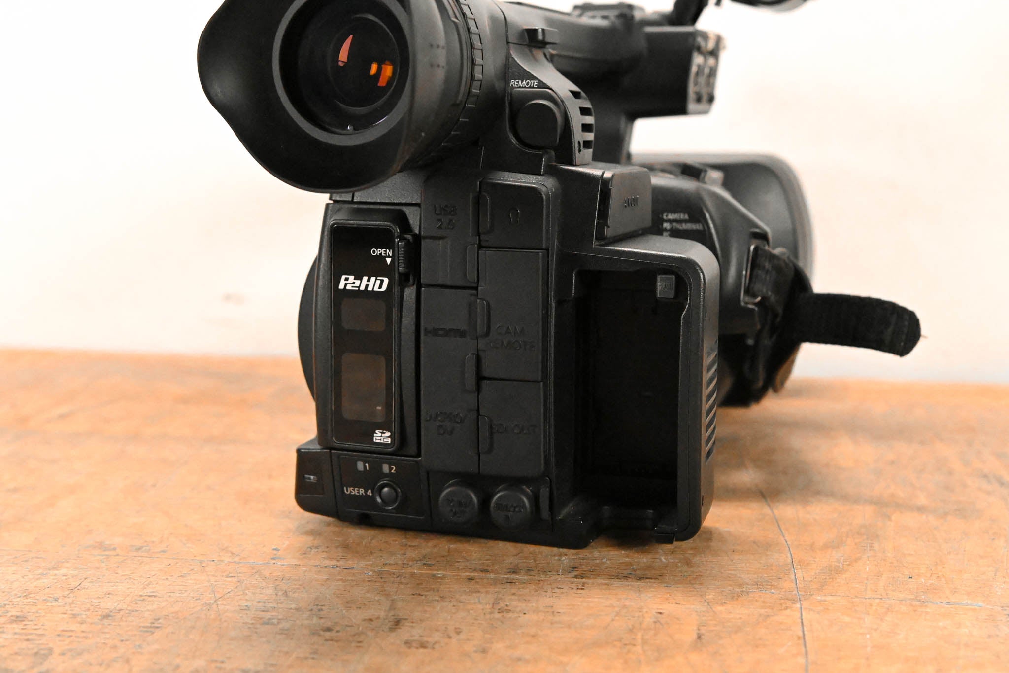 Panasonic AG-HPX255P P2 HD Handheld Camcorder