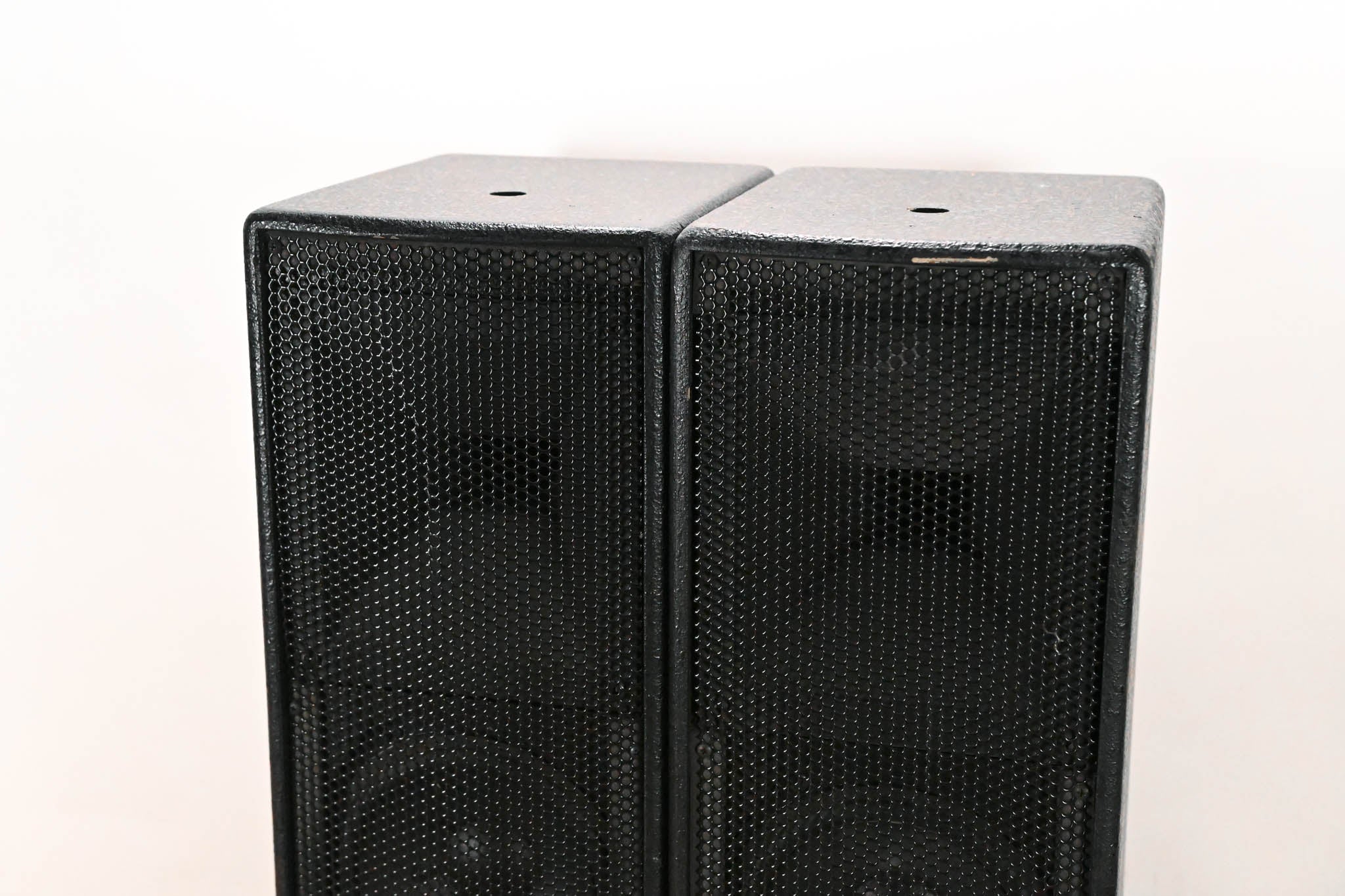 EAW UB52 Two-Way Full-Range Loudspeaker (PAIR)