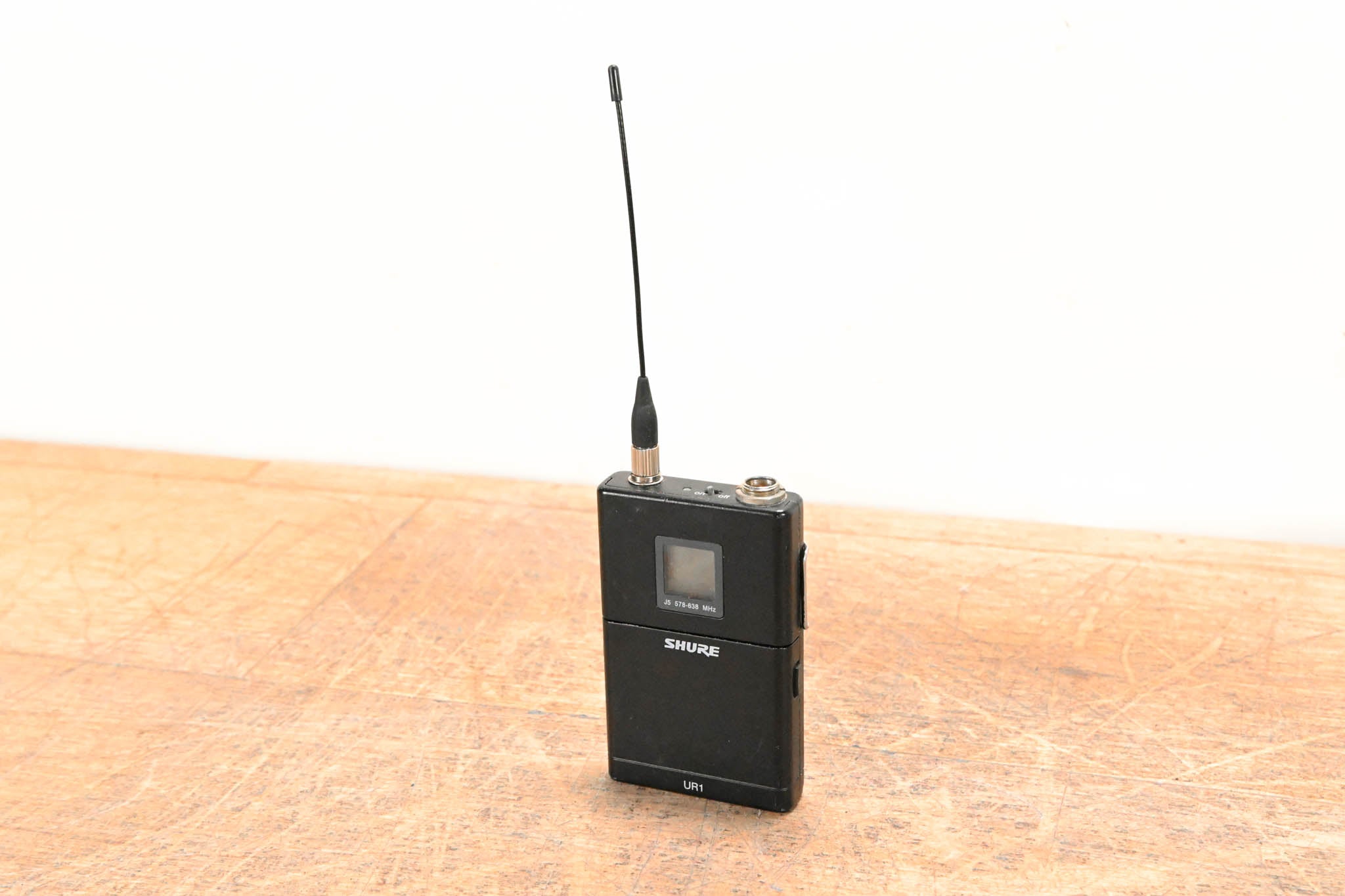 Shure UR1 Wireless Bodypack Transmitter - J5 Band: 578-638 MHz