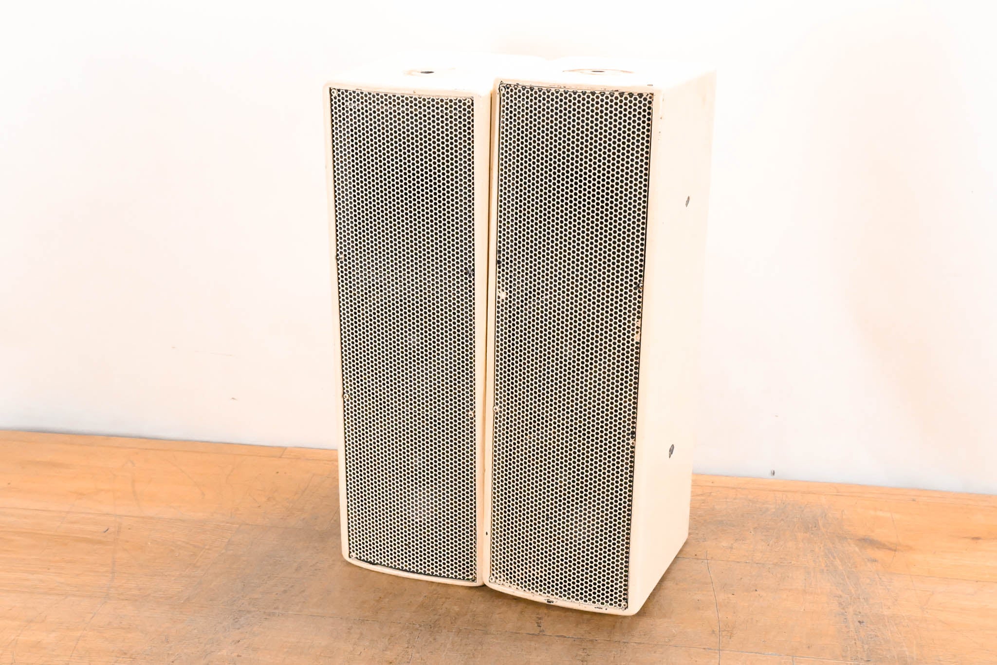 EAW UB52 Two-Way Full-Range Loudspeaker - White (PAIR)