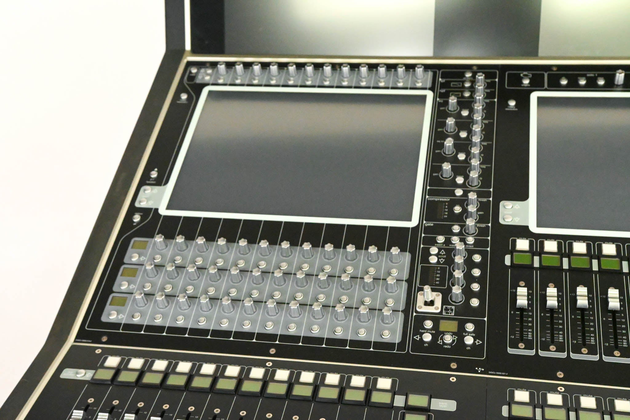 DiGiCo SD7 Digital Console w/Dual Engines, Waves, ST Optical & Road Case
