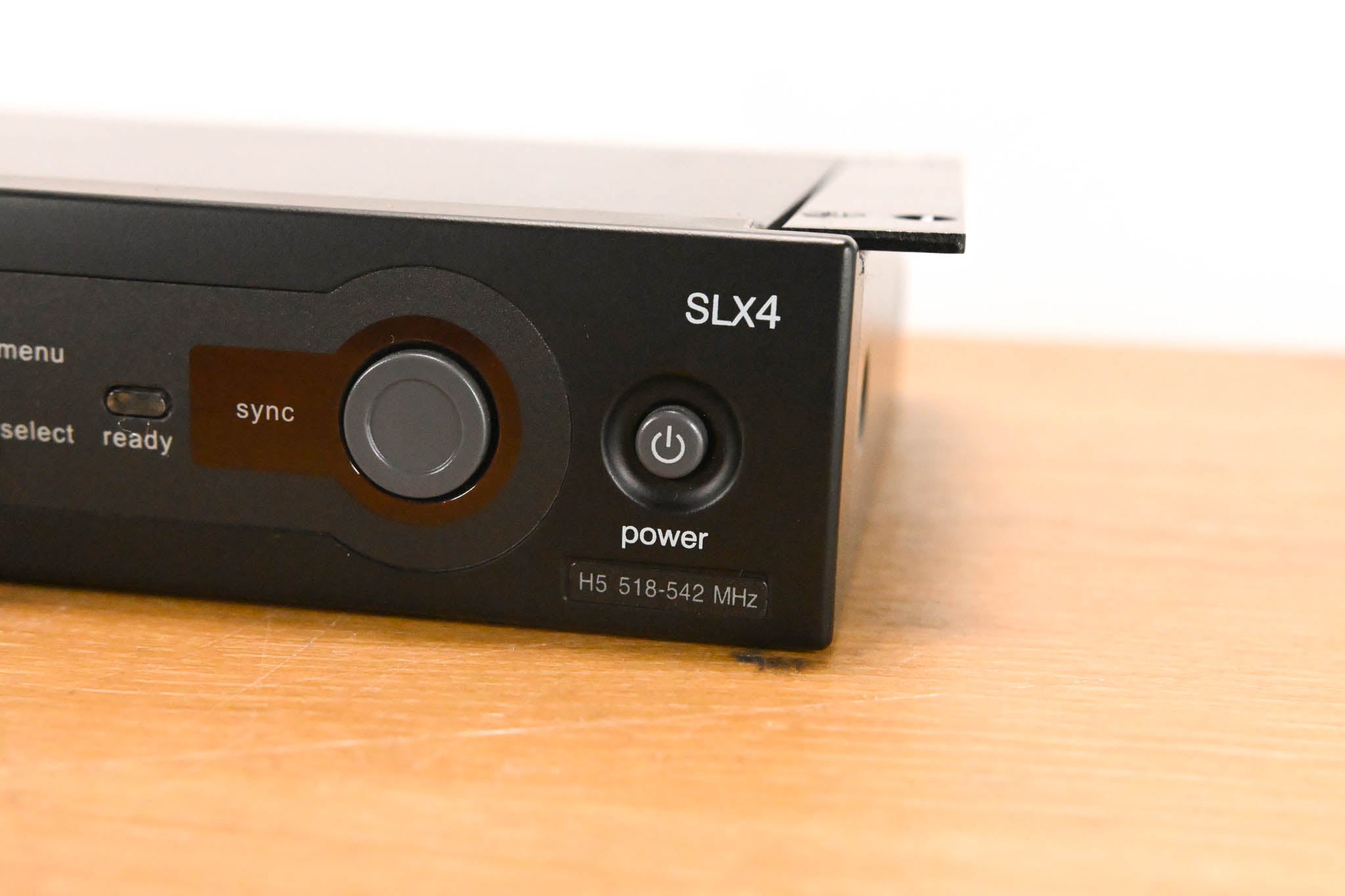 Shure SLX4 Wireless Receiver - H5 Band: 518-542 MHz (NO POWER SUPPLY)