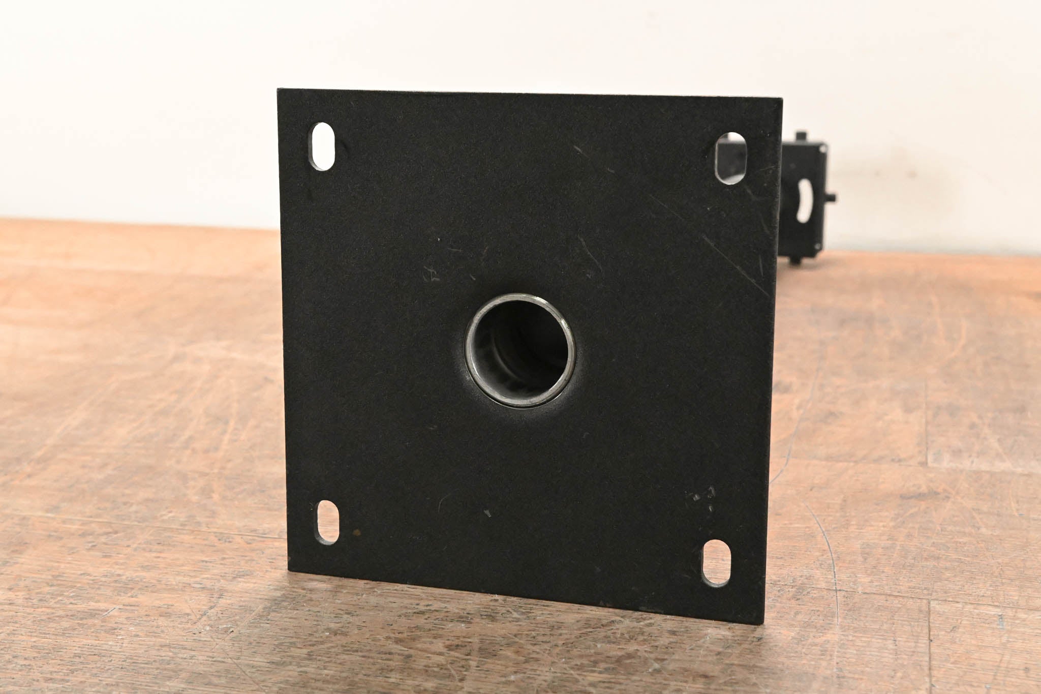 Chief CMS0203 2-3' Adjustable Extension Column with CMA110 Ceiling Plate