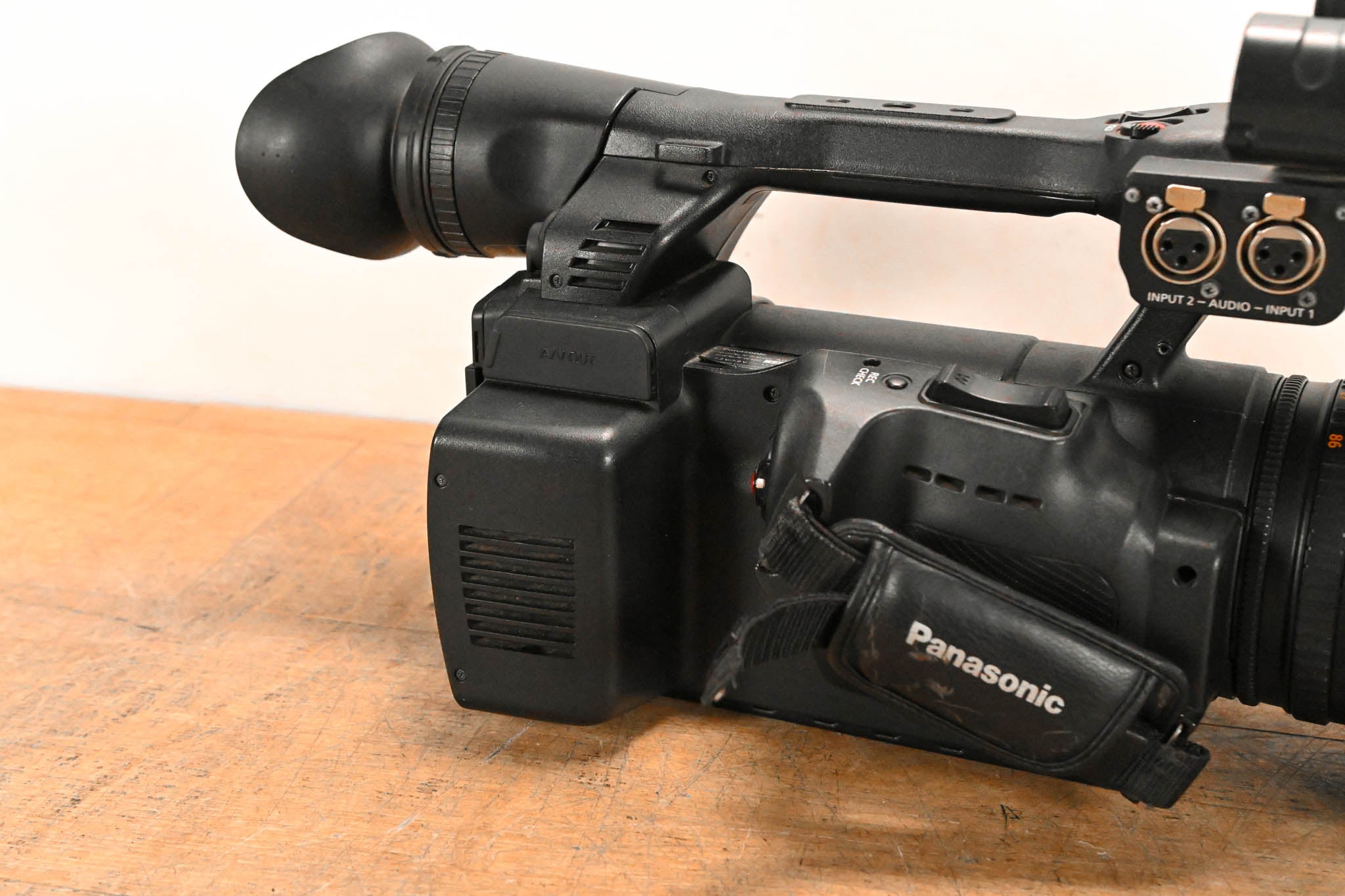 Panasonic AG-HPX255P P2 HD Handheld Camcorder