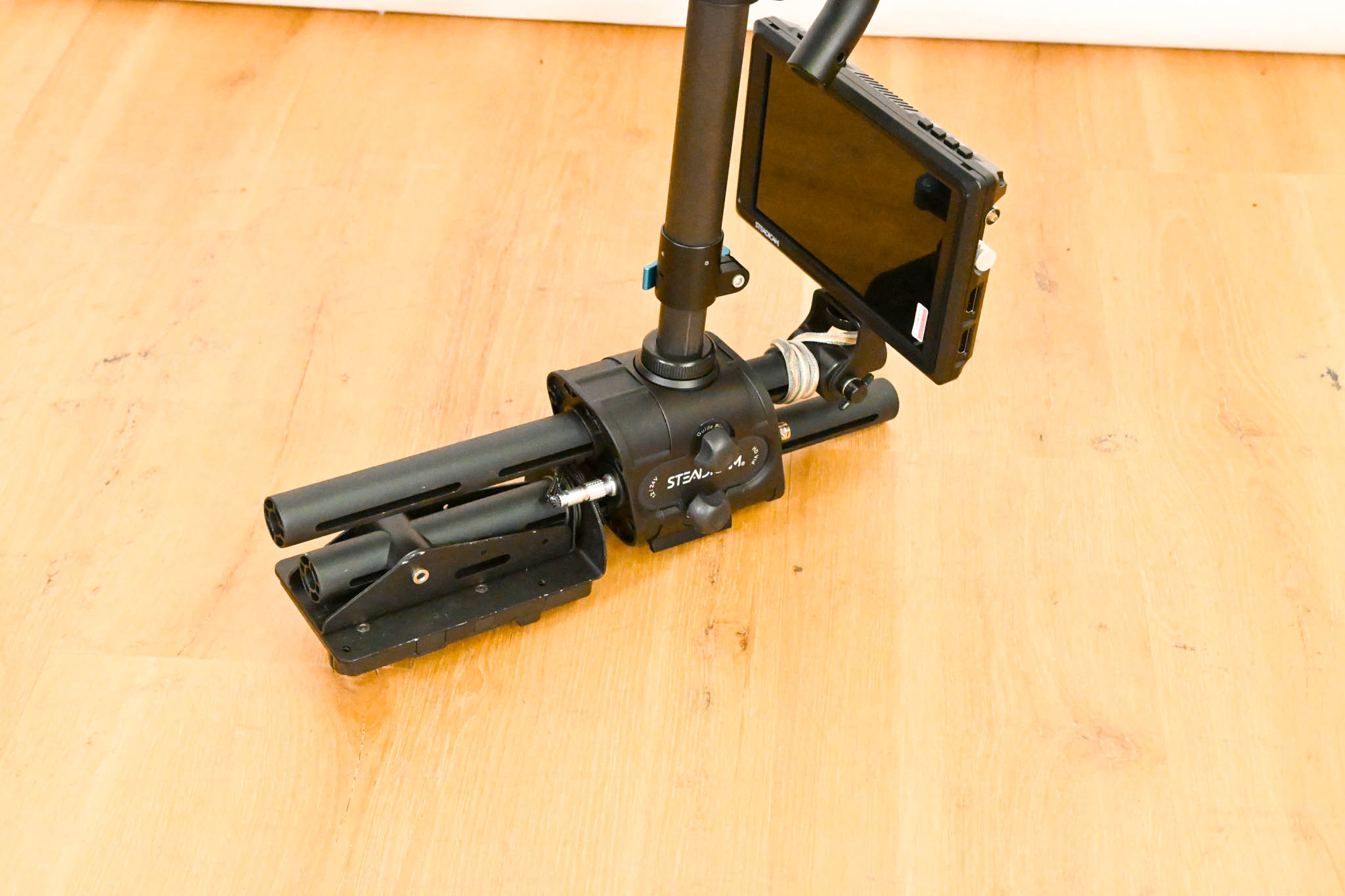 Steadicam Zephyr HD Camera Stabilizer System w/Arm, Vest, Monitor & Case