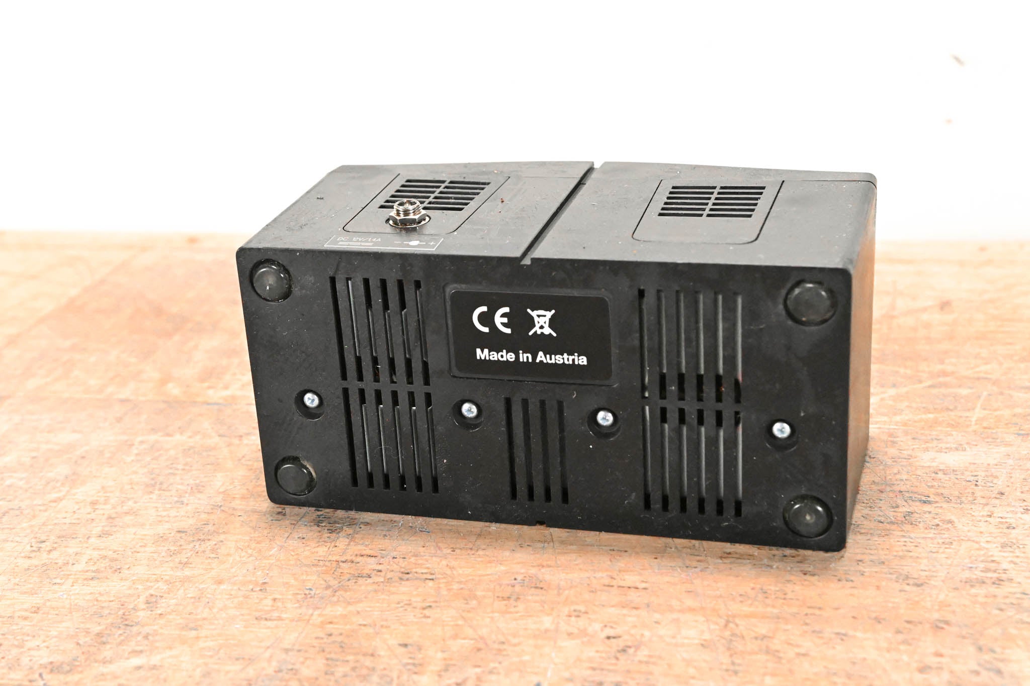 AKG CU4000 Charging Unit for HT4500 and PT4500 (NO POWER SUPPLY)