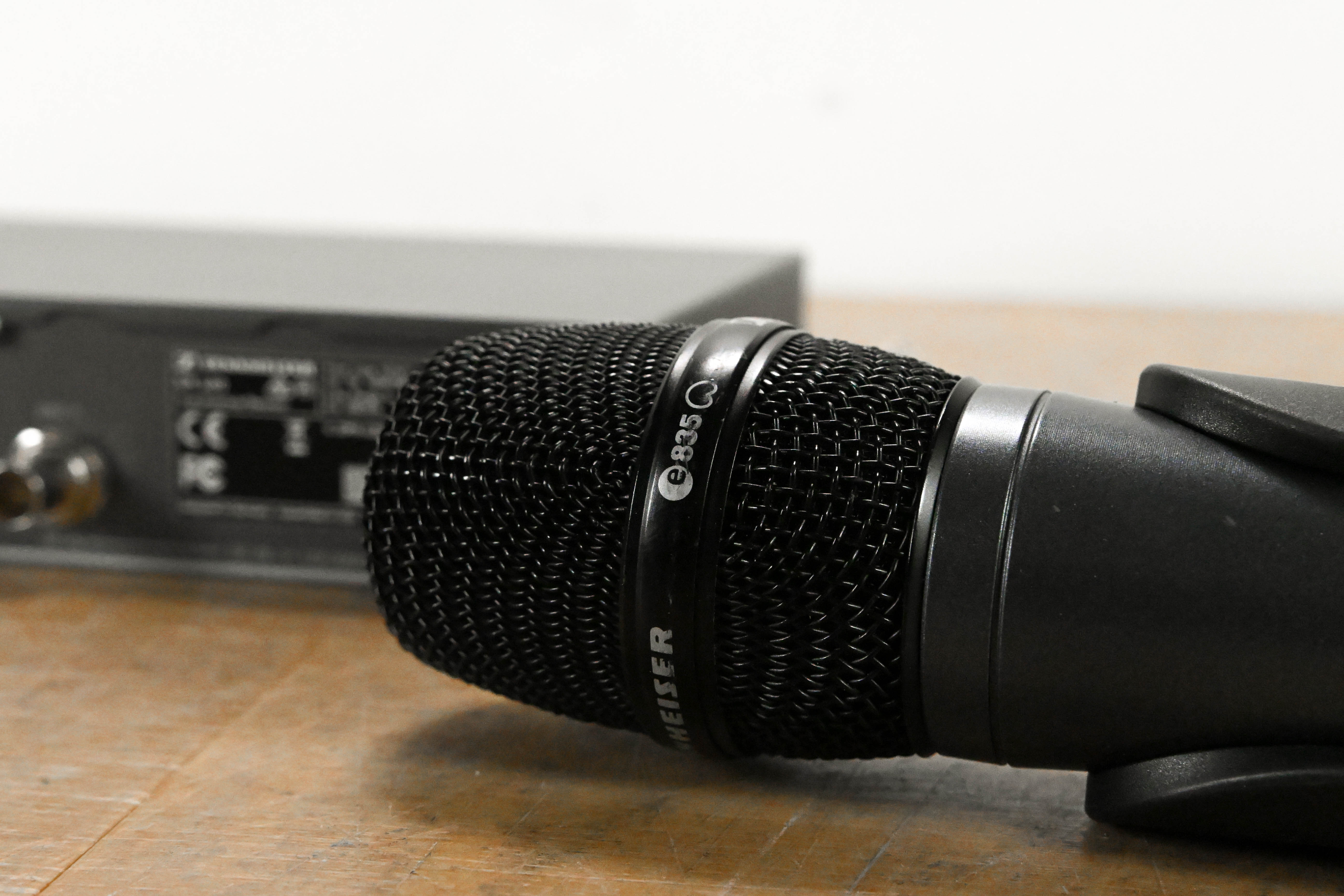Sennheiser ew 100 G3 Handheld Wireless System - A Range: 516-558 MHz