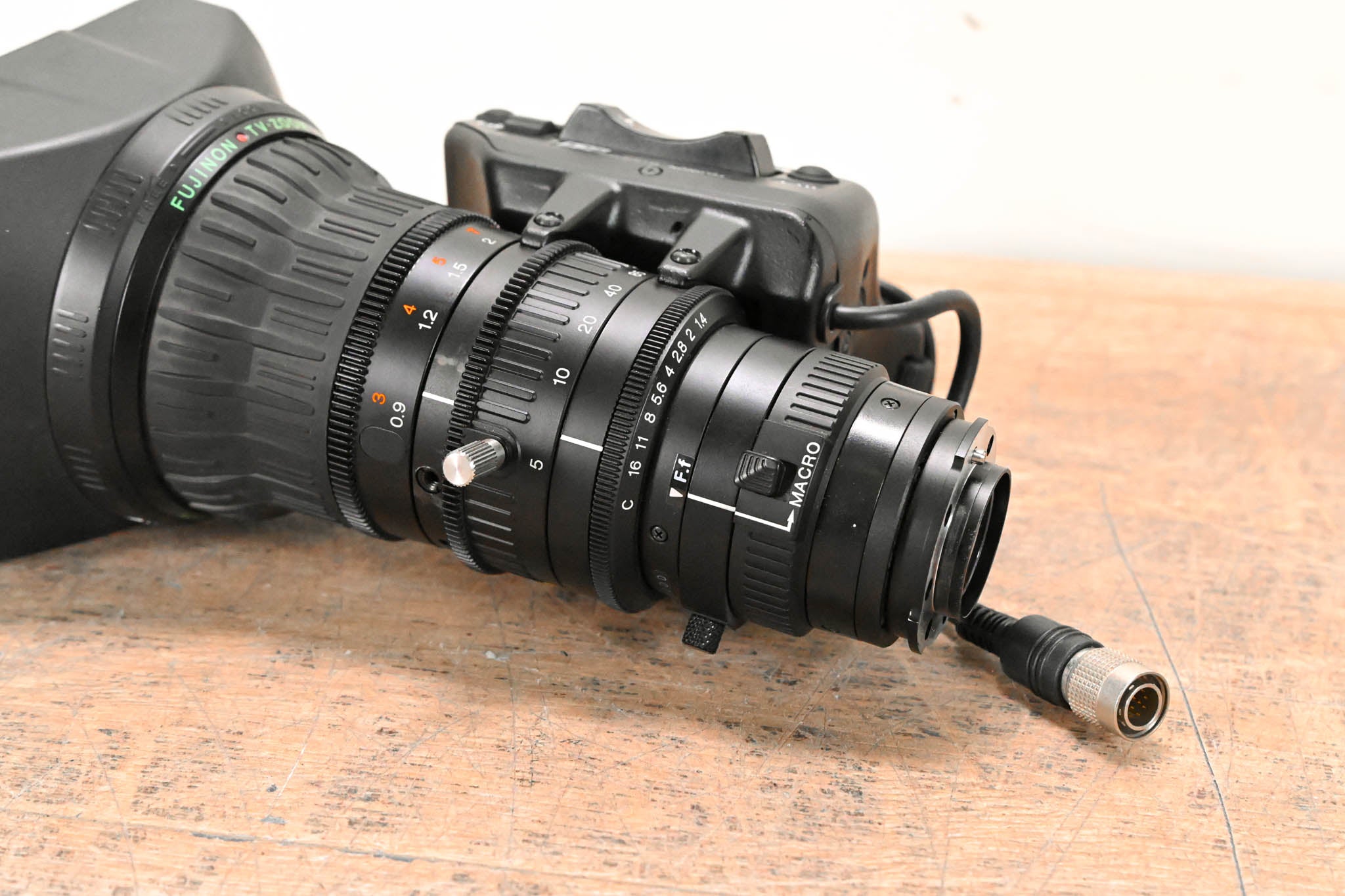 Fujinon Th17x5BRMU Broadcast Zoom Lens - 1:1.4/5-85mm