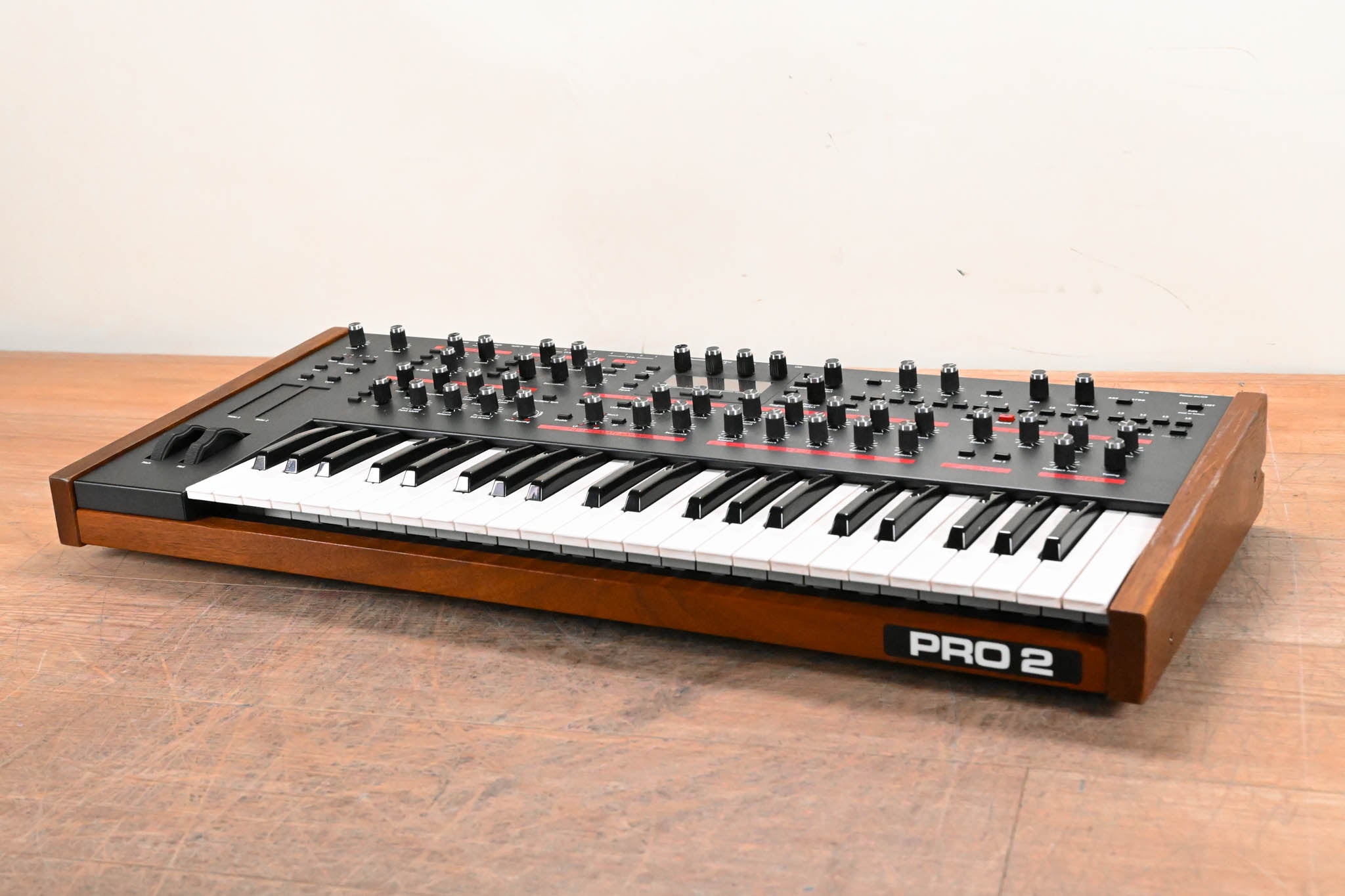 Dave Smith Instruments Pro 2 44-Key Monophonic / Paraphonic Synthesizer