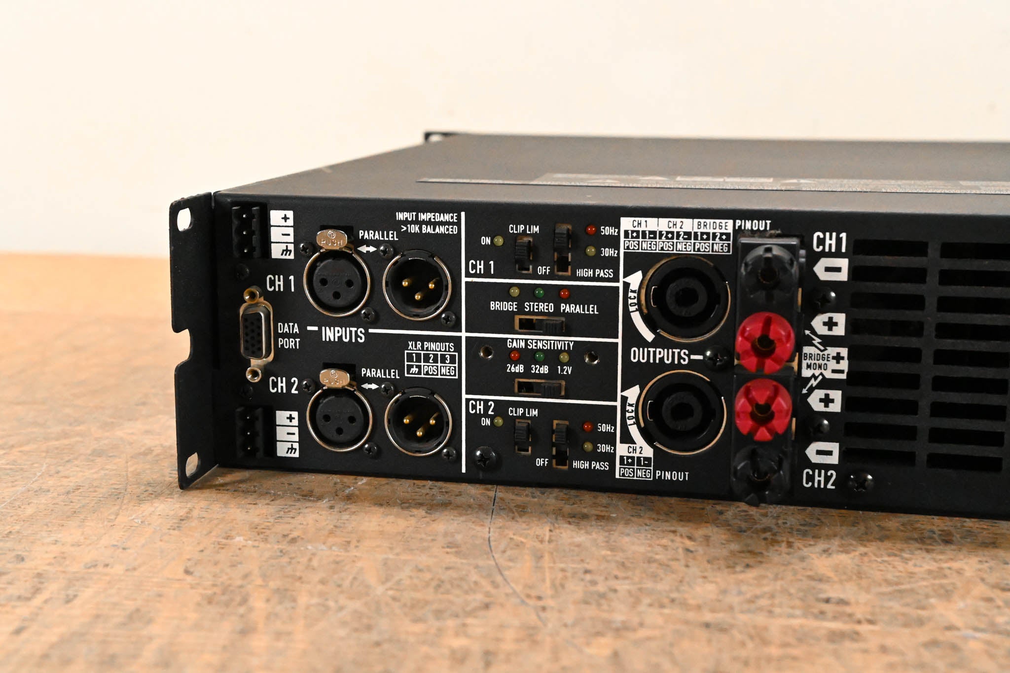 QSC PL340 Powerlight 3 Series 2-Channel Power Amplifier