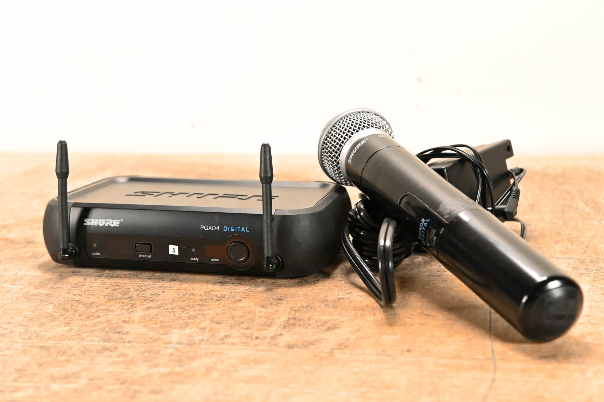 Shure PGXD24/BETA58-X8 Digital Wireless Handheld Microphone System