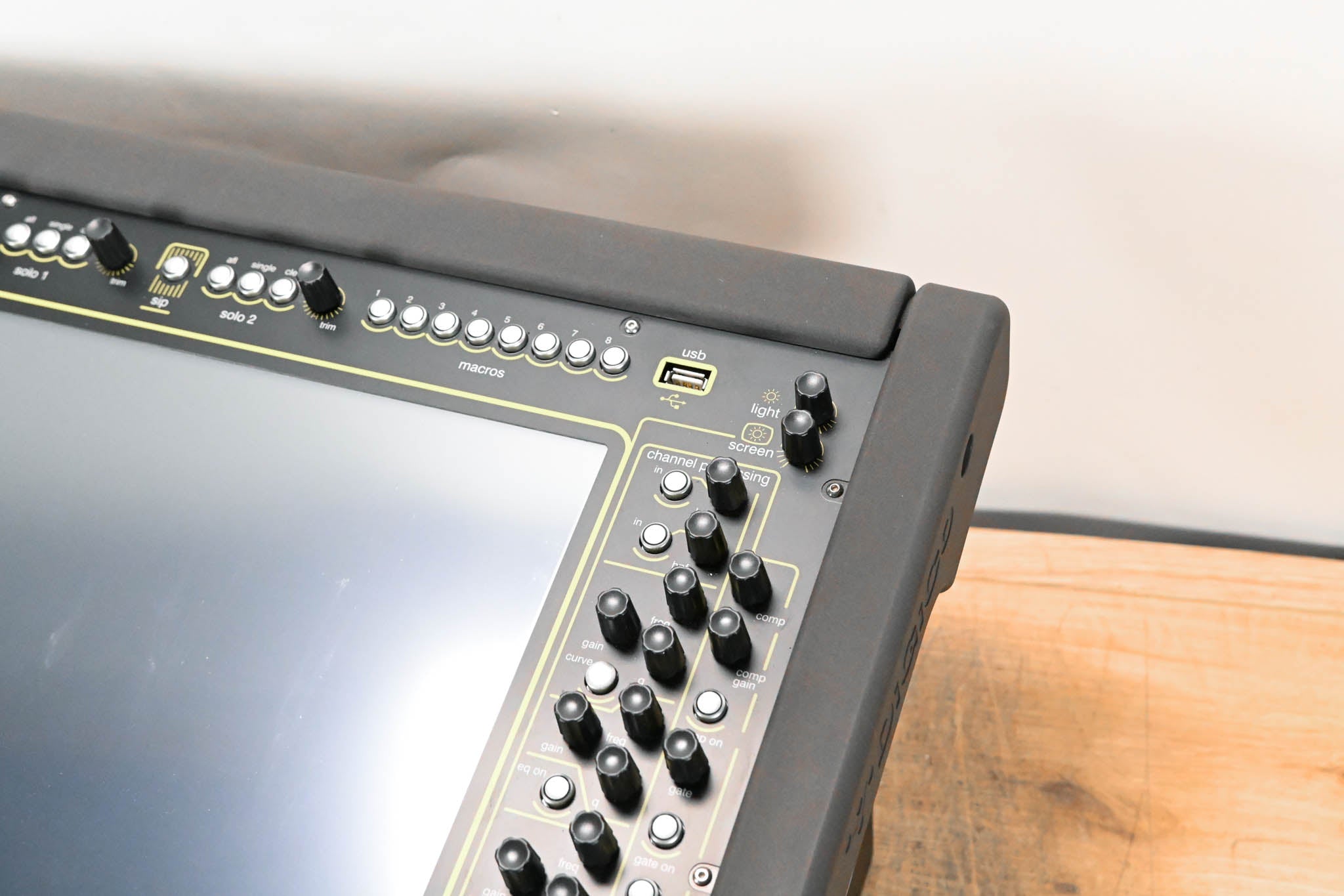 DiGiCo SD11 Digital Mixing Console w/ Waves Card + Stealth Core 2