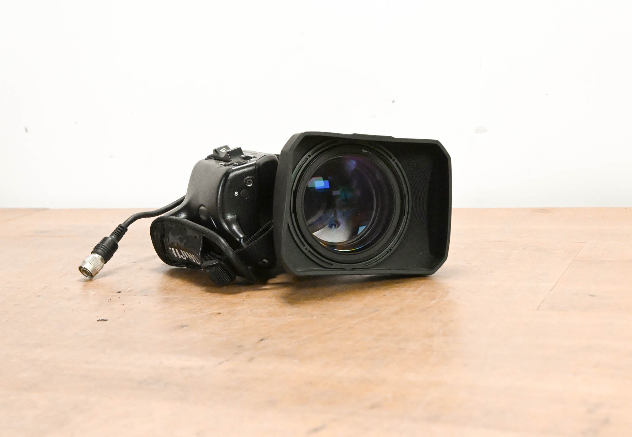 Fujinon Th17x5BRMU Broadcast Zoom Lens - 1:1.4/5-85mm