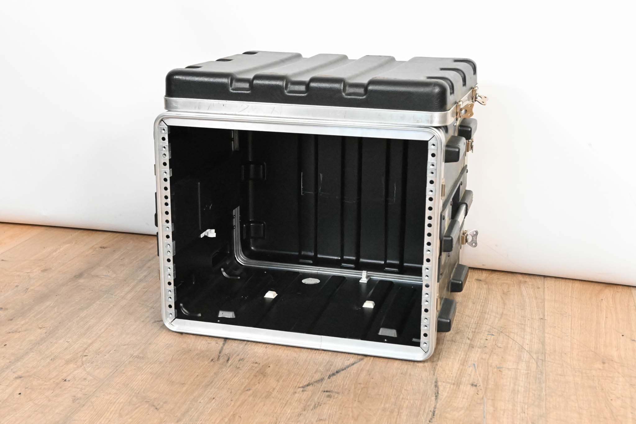 SKB 1SKB19-8U 8U Standard 19″ Rack Case